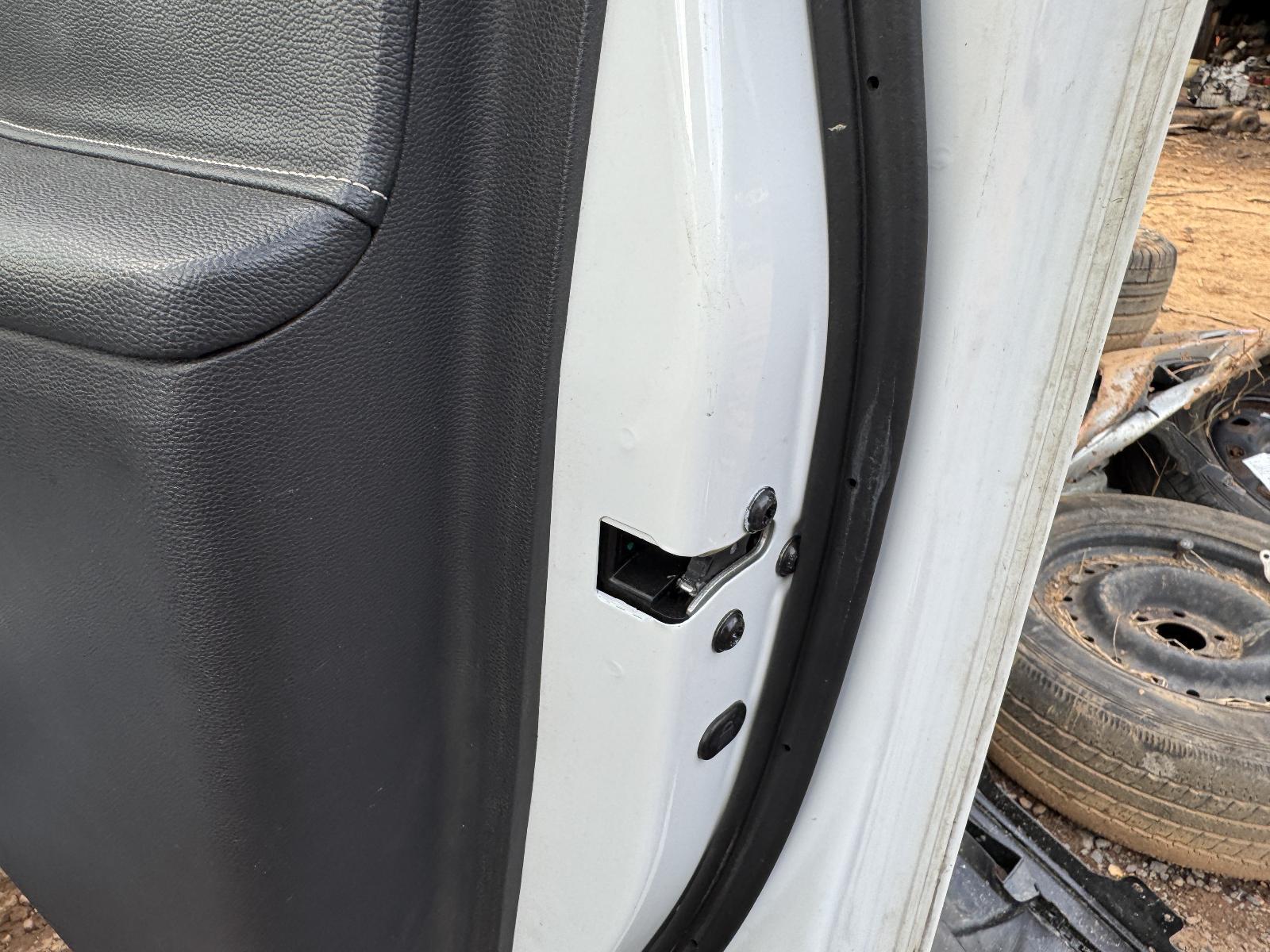 View Auto part Door/Boot/Gate Lock LDV D90 2022