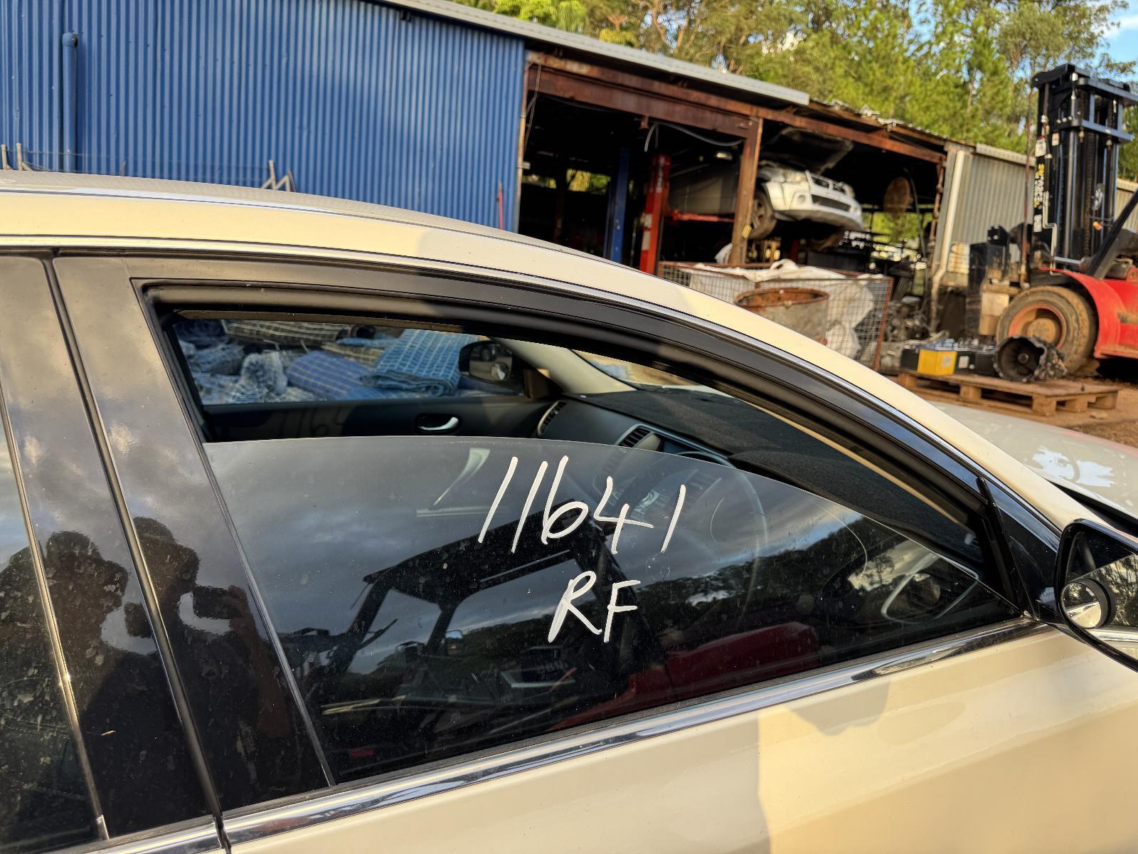 View Auto part Right Front Door Window NISSAN MAXIMA 2011