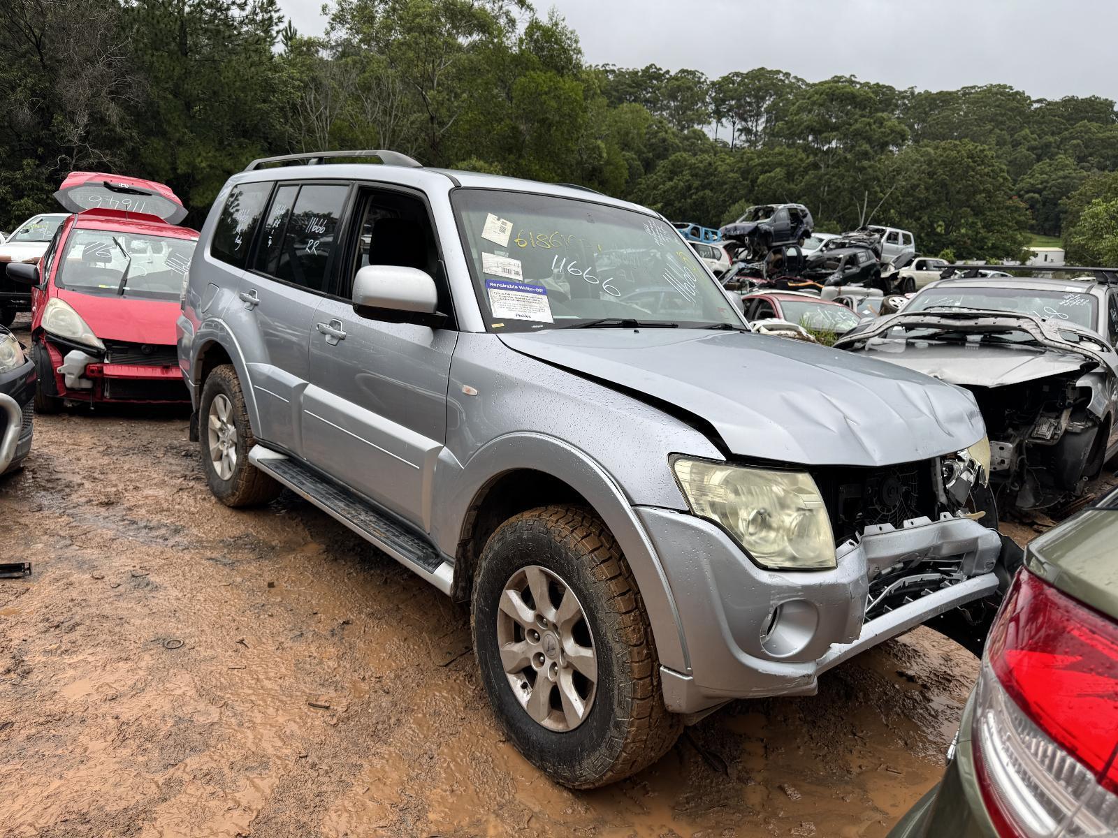 View Auto part Engine MITSUBISHI PAJERO 2014