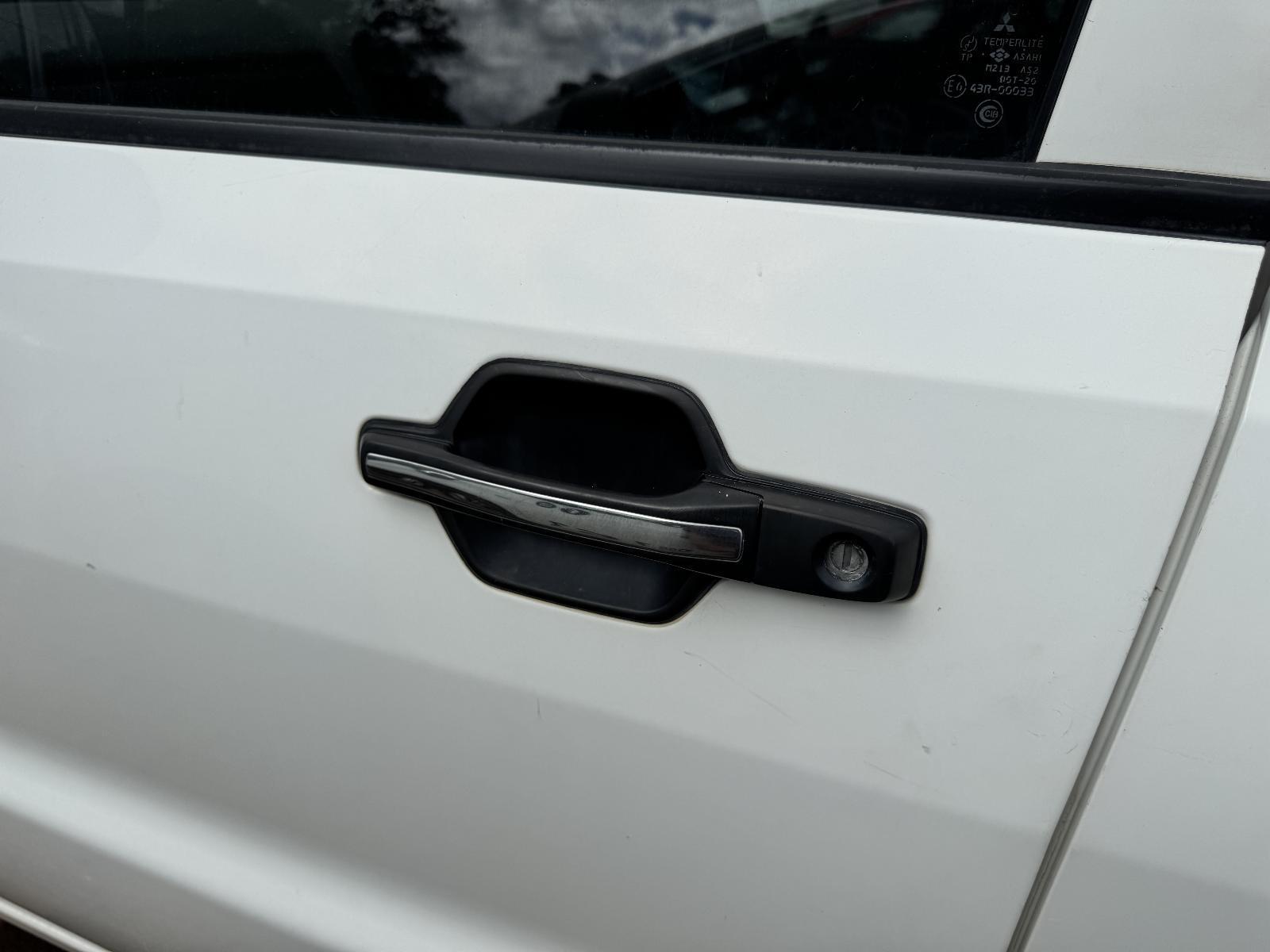 View Auto part Door Handle MITSUBISHI PAJERO 2002