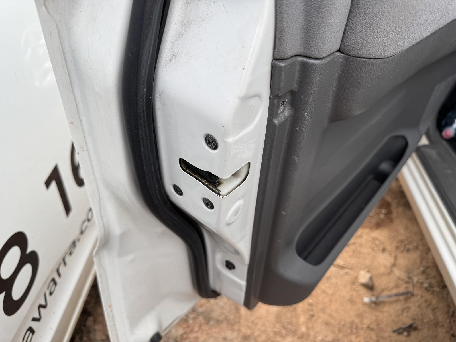 View Auto part Door/Boot/Gate Lock MITSUBISHI PAJERO 2002