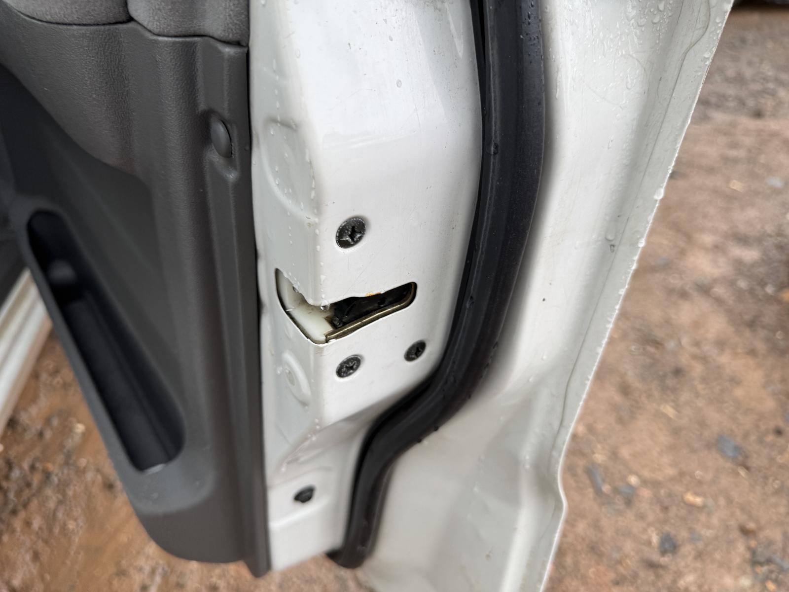 View Auto part Door/Boot/Gate Lock MITSUBISHI PAJERO 2002