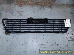 View Auto part Grille Toyota Hilux 2019