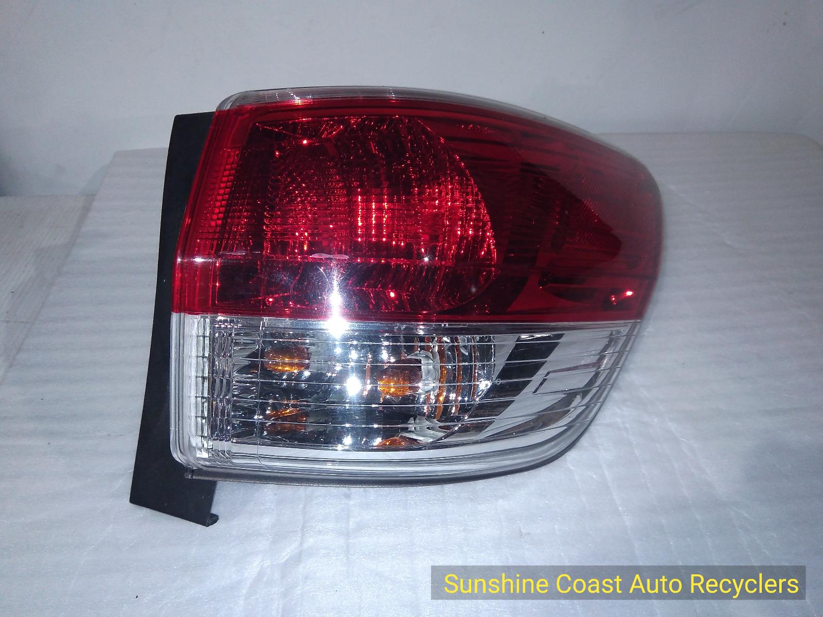 View Auto part Right Taillight NISSAN PATHFINDER 2016