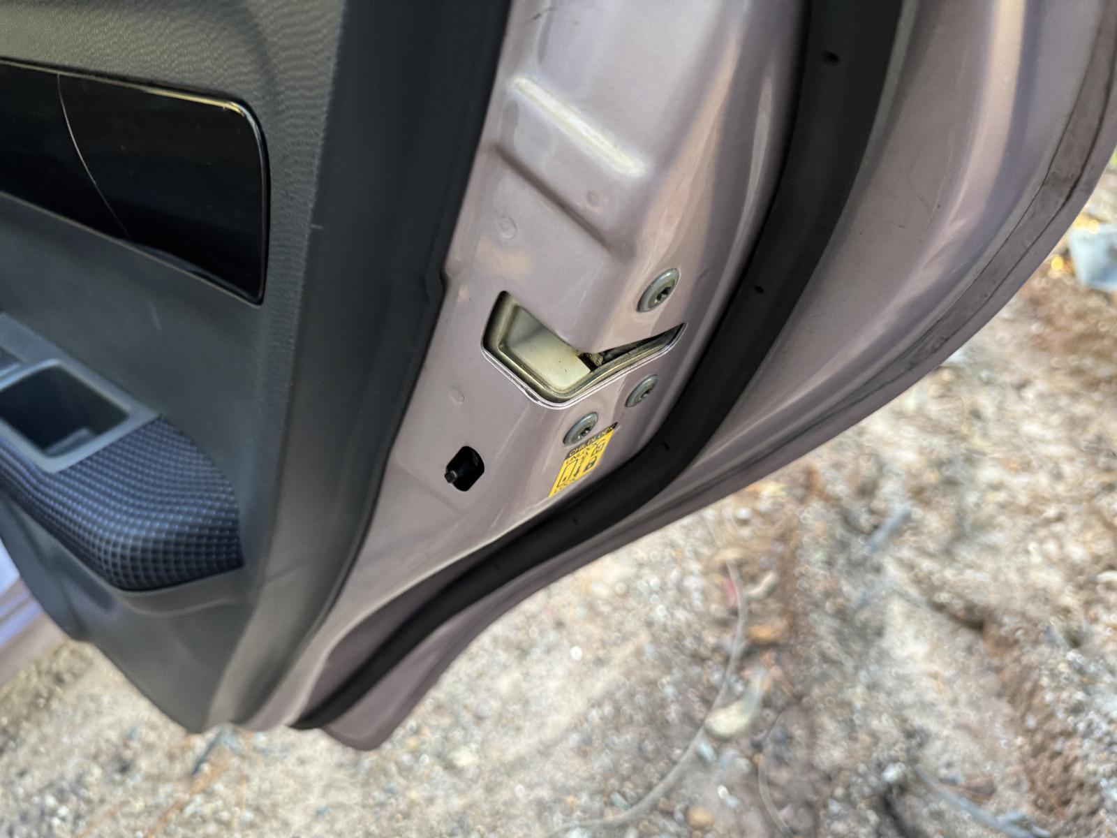 View Auto part Door/Boot/Gate Lock SUZUKI SWIFT 2005