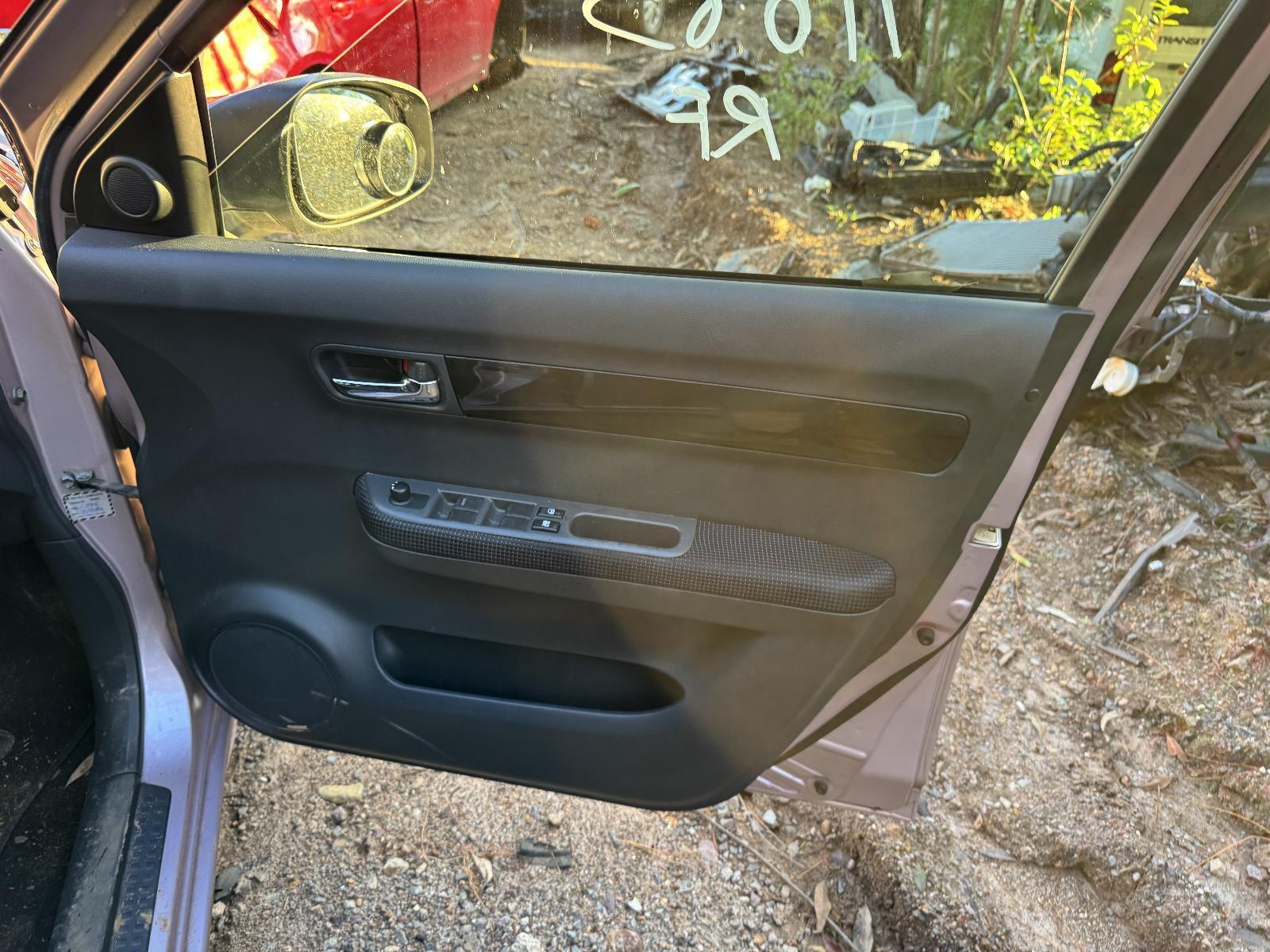 View Auto part Right Front Window Reg/Motor SUZUKI SWIFT 2005