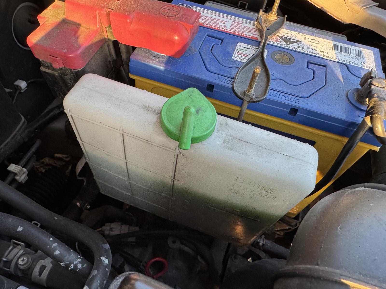 View Auto part Overflow Bottle SUZUKI SWIFT 2005