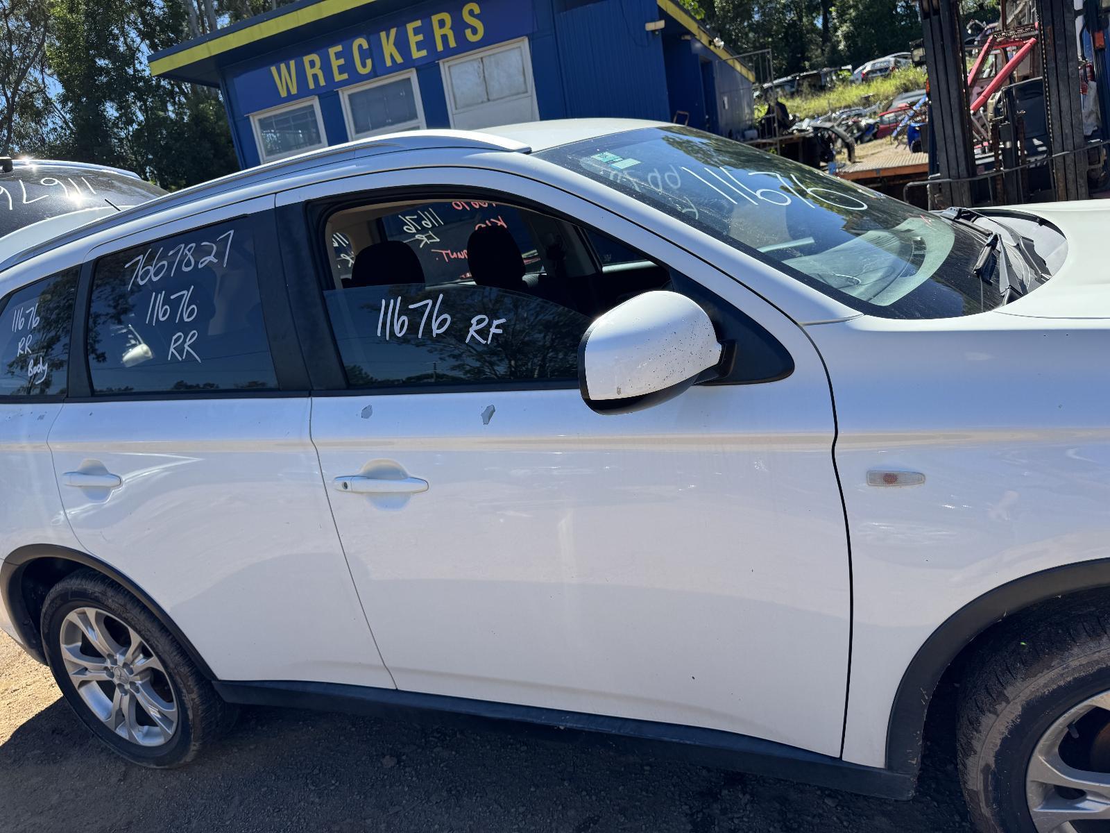 View Auto part Body/Door Mould MITSUBISHI OUTLANDER 2014