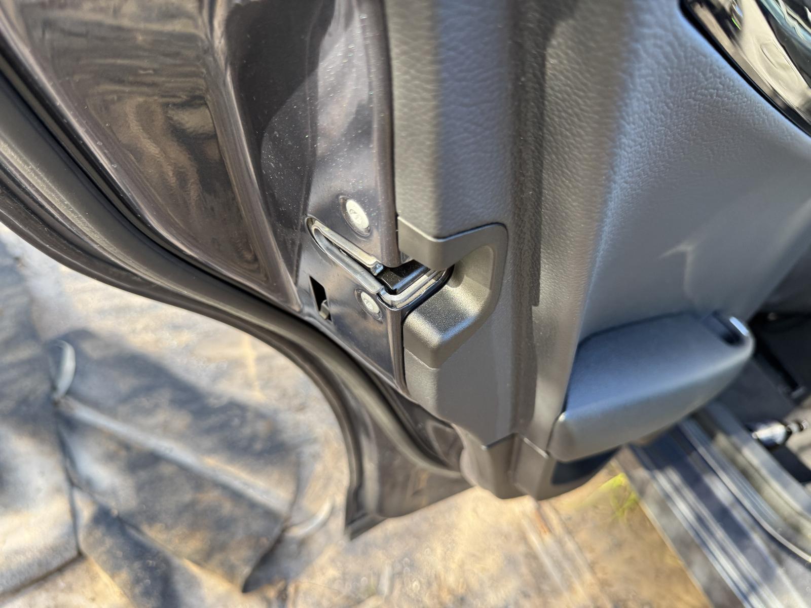 View Auto part Door/Boot/Gate Lock MERCEDES C CLASS 2010