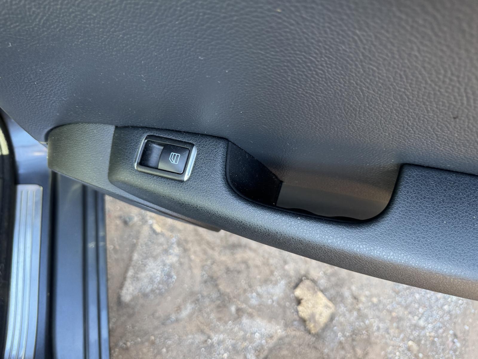 View Auto part Pwr Dr Wind Switch MERCEDES C CLASS 2010