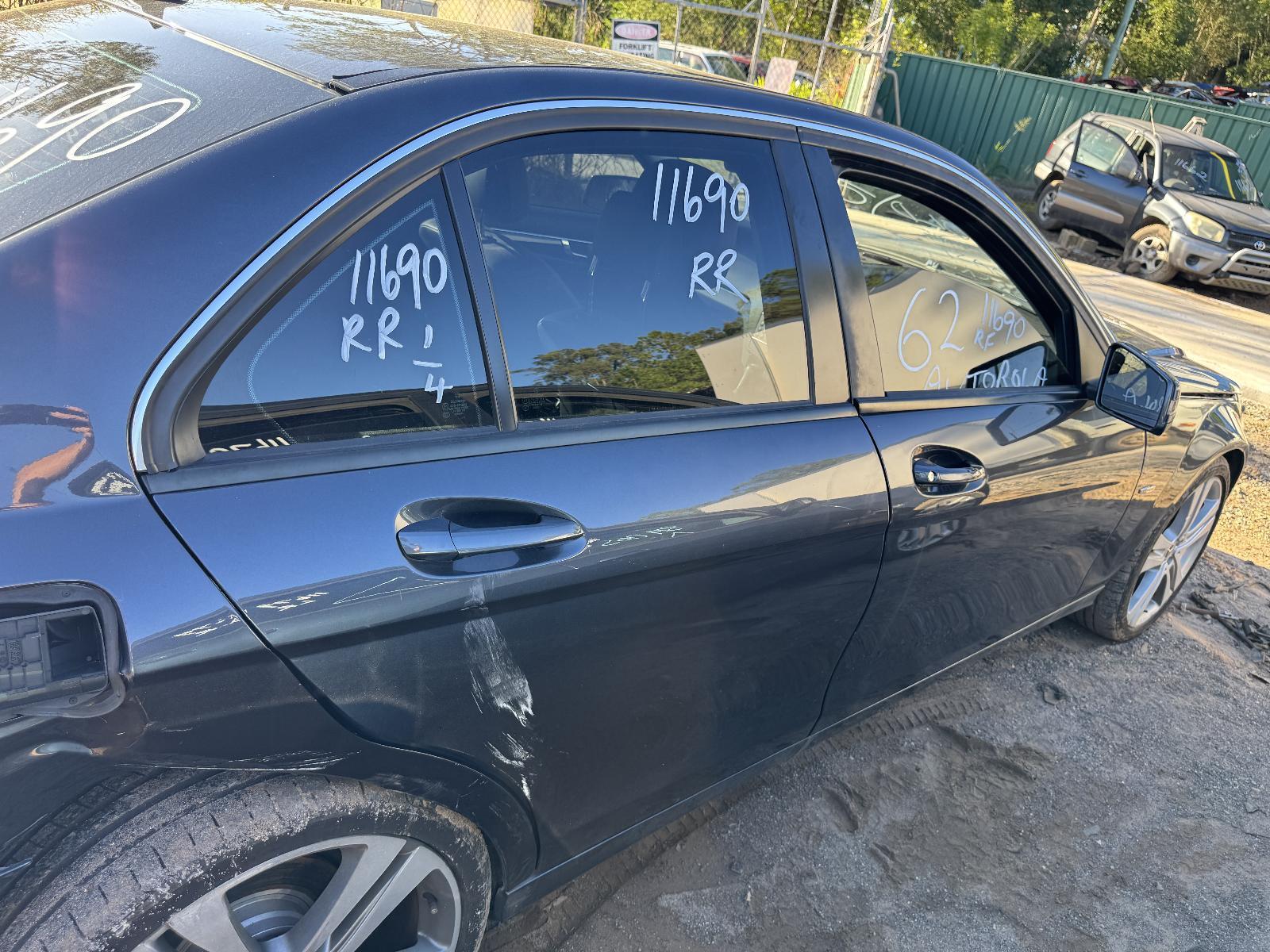 View Auto part RIGHT_REAR_DOOR_SLIDING MERCEDES C CLASS 2010