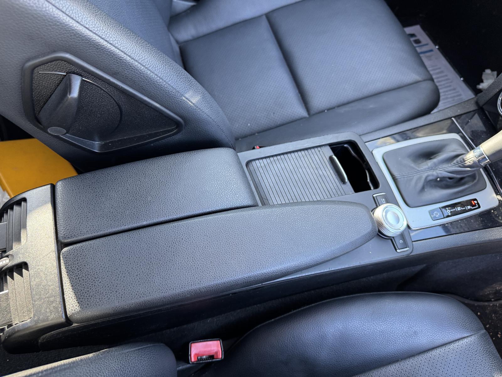 View Auto part Console MERCEDES C CLASS 2010