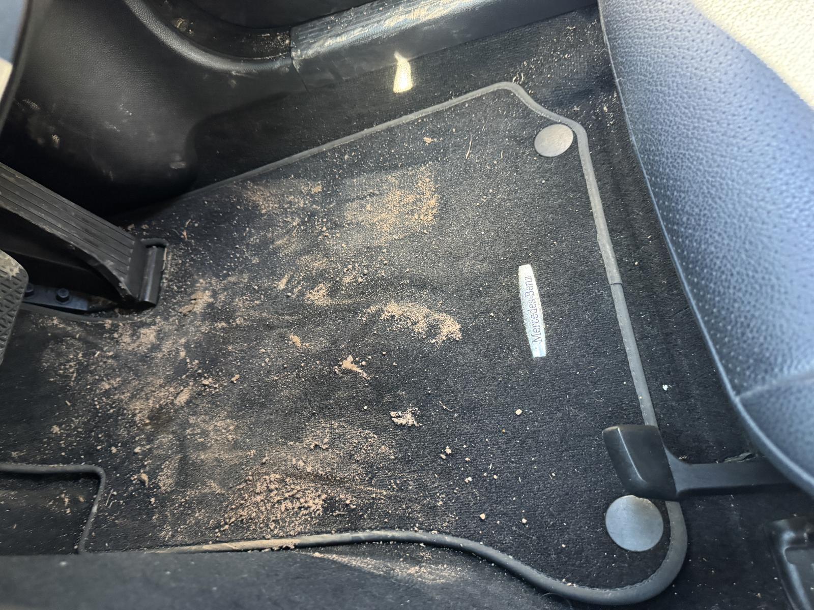 View Auto part Floor Mats MERCEDES C CLASS 2010