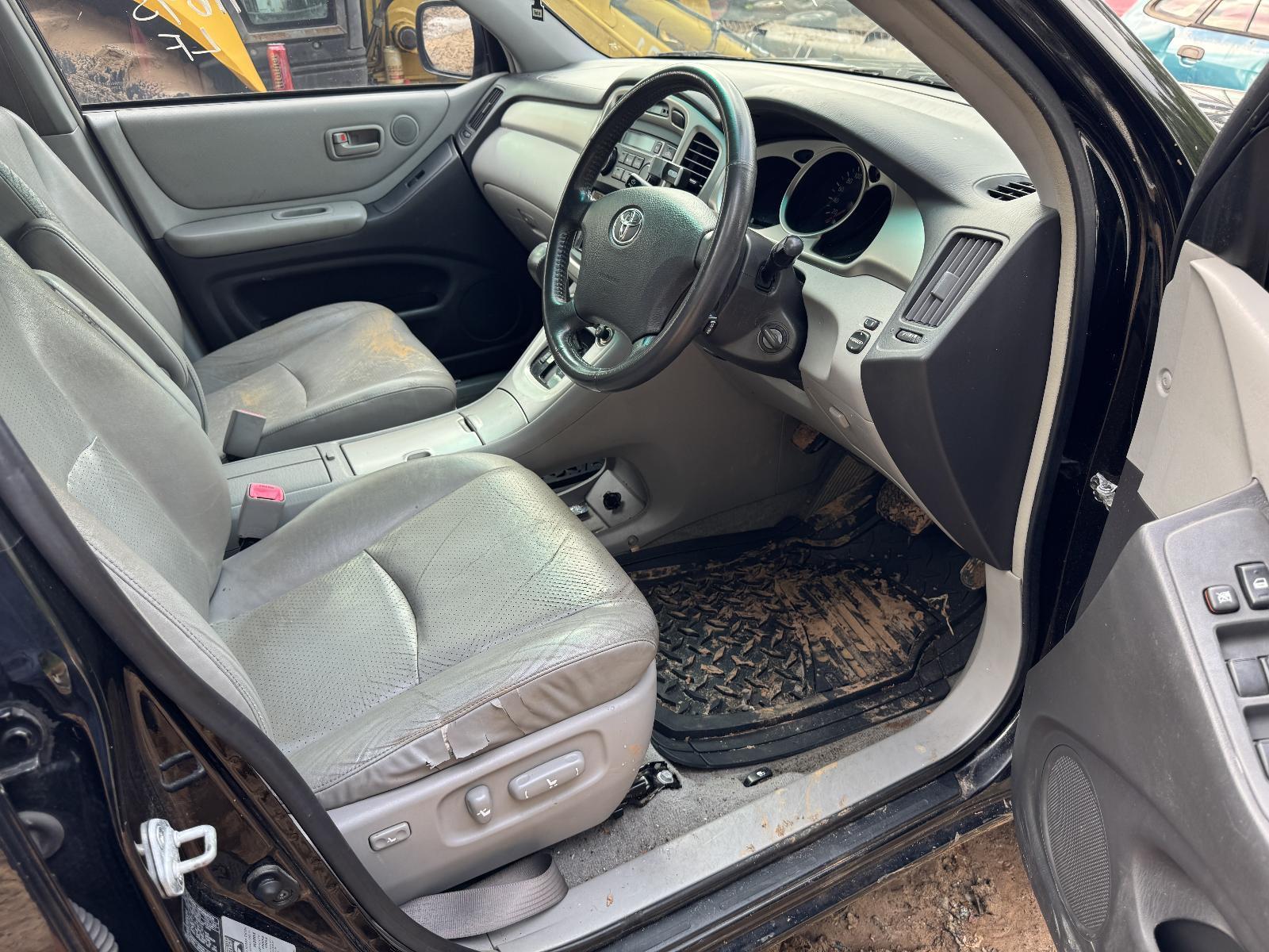 View Auto part SPEAKER TOYOTA KLUGER 2006