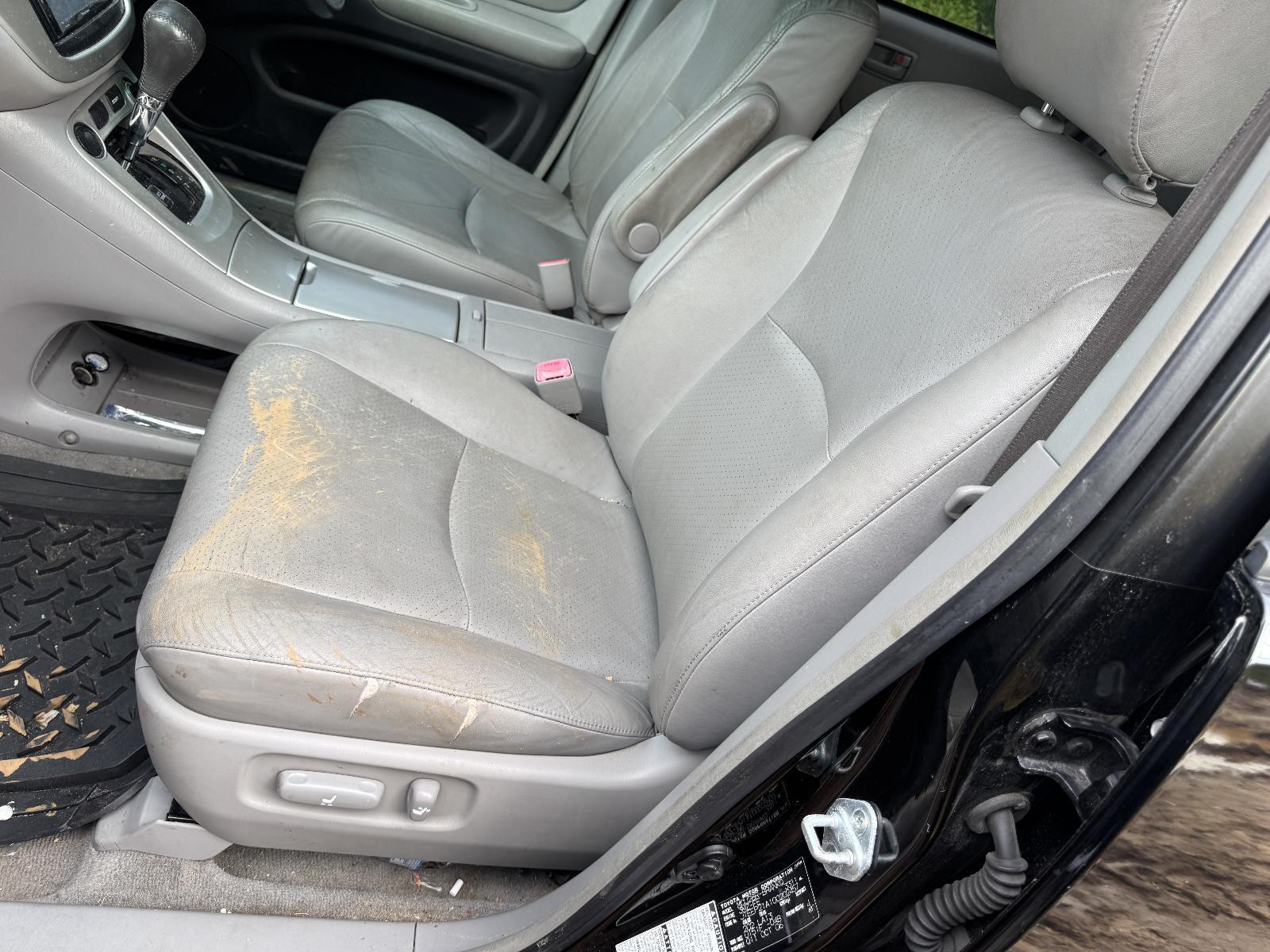 View Auto part Front Seat TOYOTA KLUGER 2006