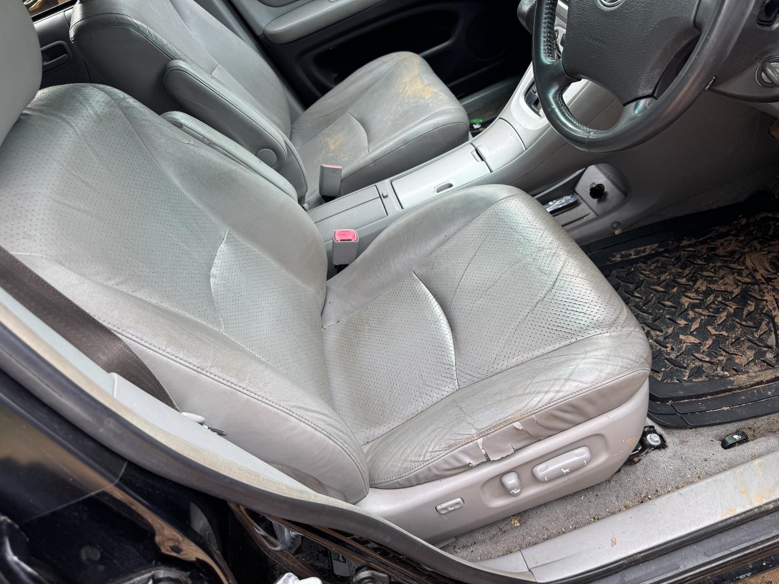 View Auto part Front Seat TOYOTA KLUGER 2006