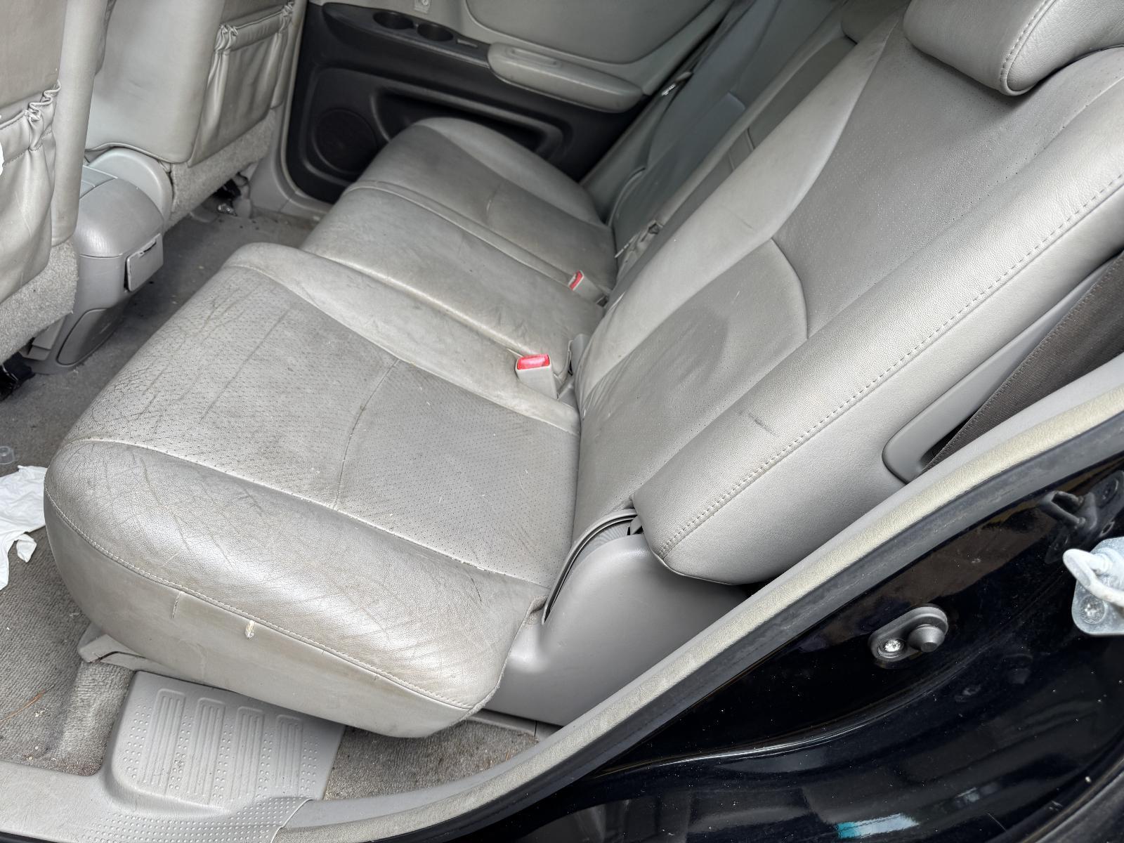 View Auto part 2nd Seat (Rear Seat) TOYOTA KLUGER 2006