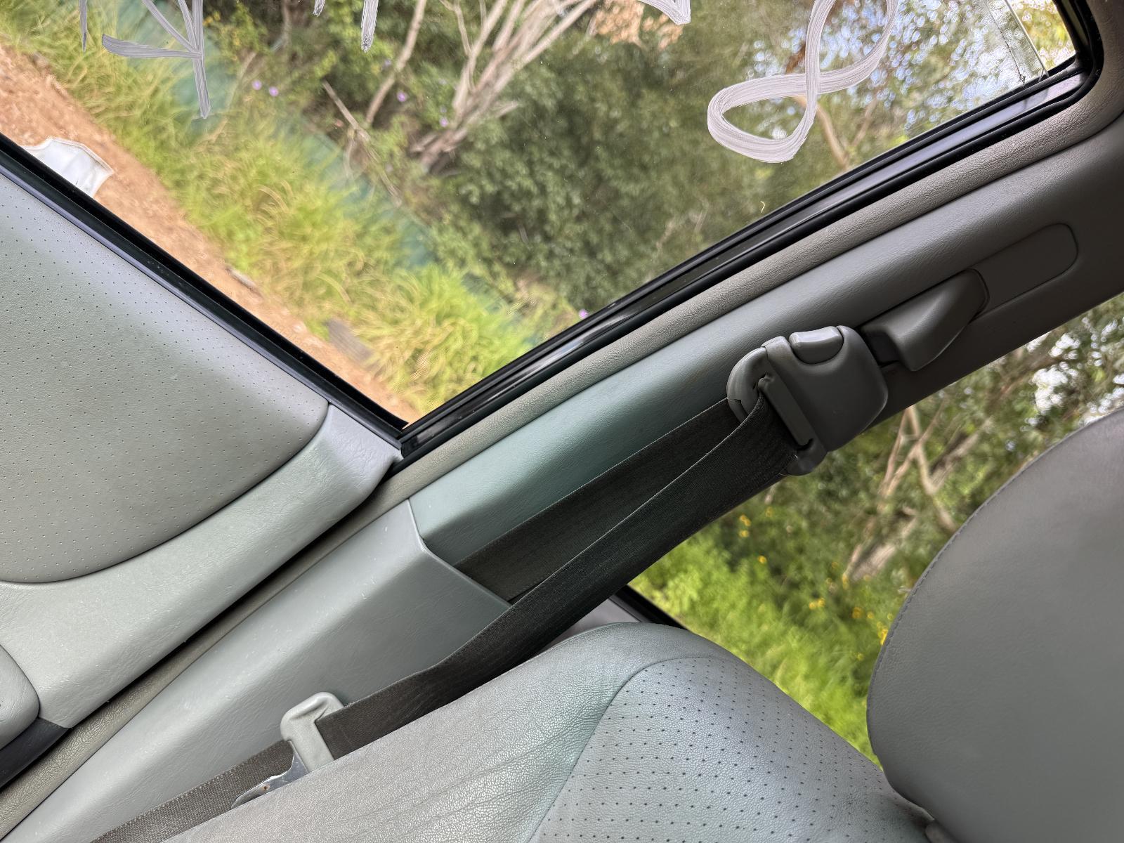 View Auto part Seatbelt/Stalk TOYOTA KLUGER 2006