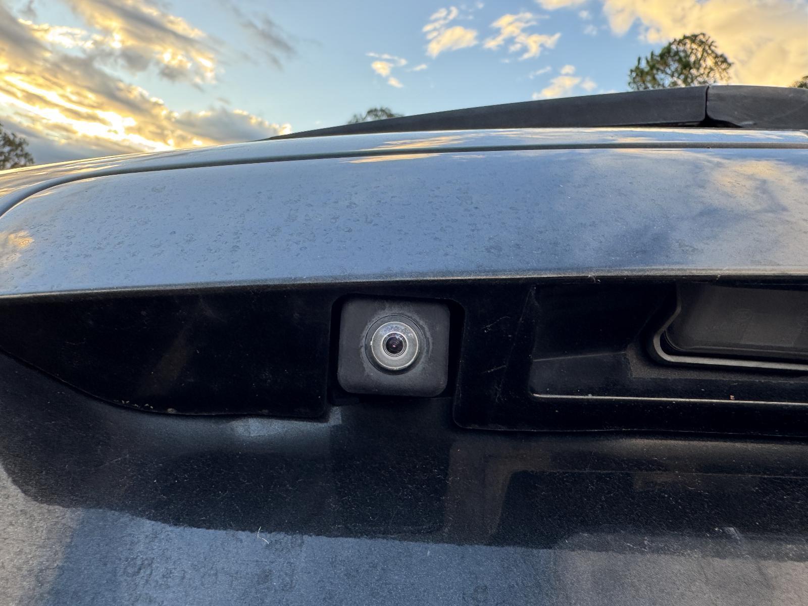 View Auto part REVERSE_CAMERA MAZDA CX7 2011