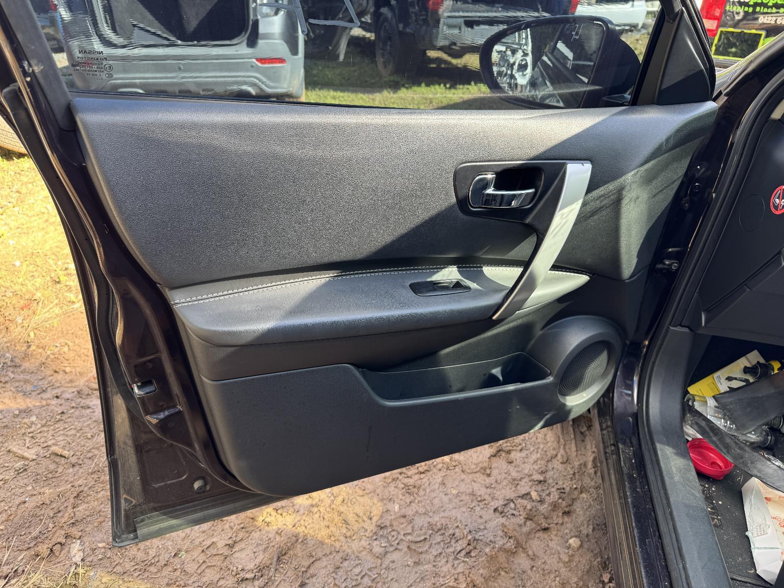 View Auto part Door Trim NISSAN DUALIS 2011