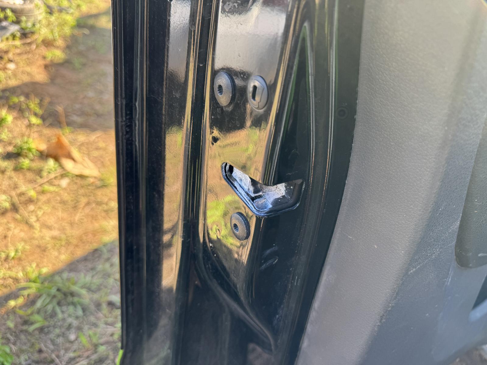 View Auto part Door/Boot/Gate Lock VOLKSWAGEN AMAROK 2011