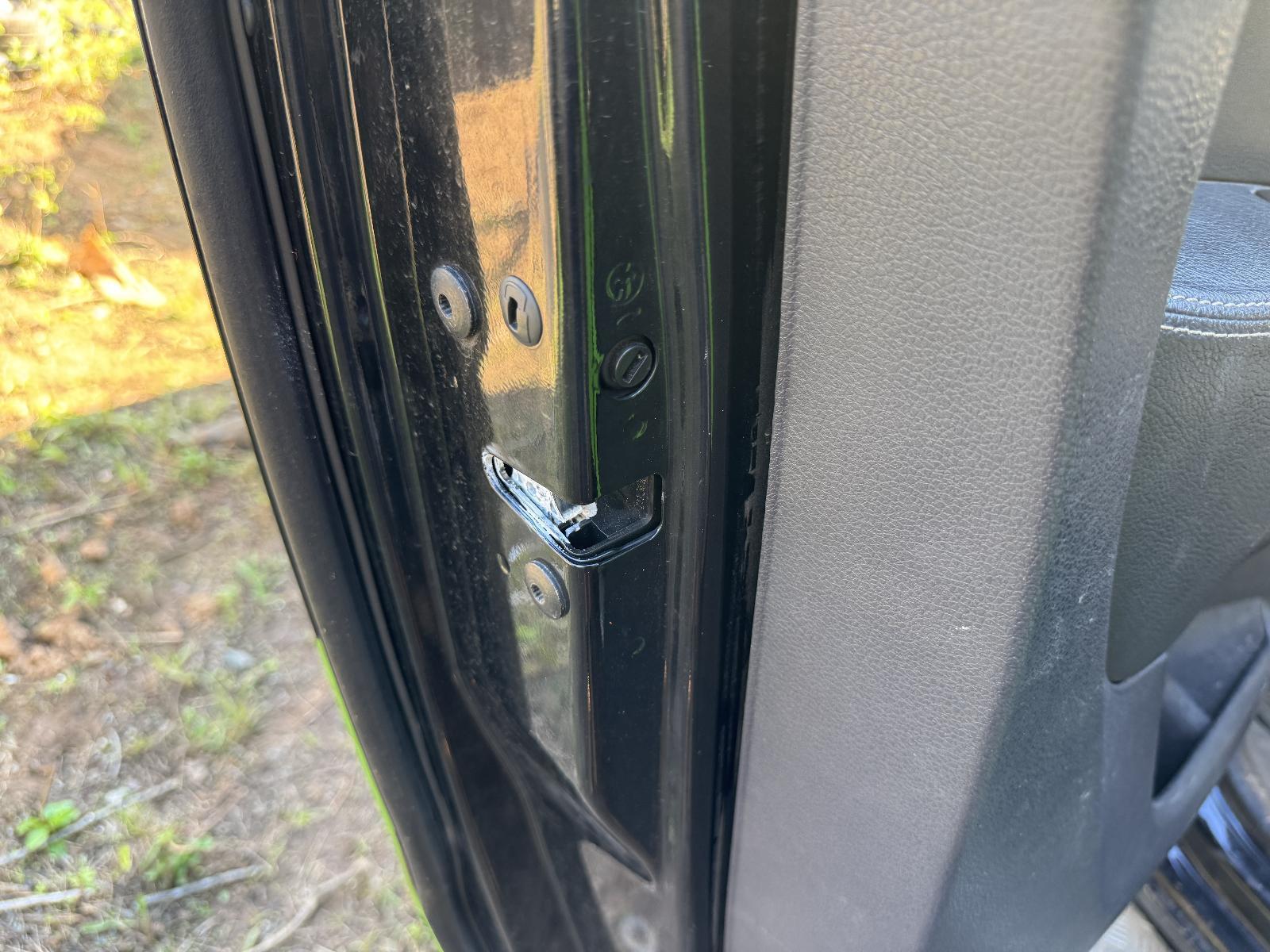 View Auto part Door/Boot/Gate Lock VOLKSWAGEN AMAROK 2011