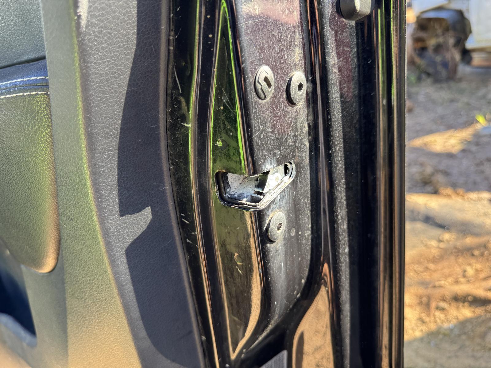 View Auto part Door/Boot/Gate Lock VOLKSWAGEN AMAROK 2011