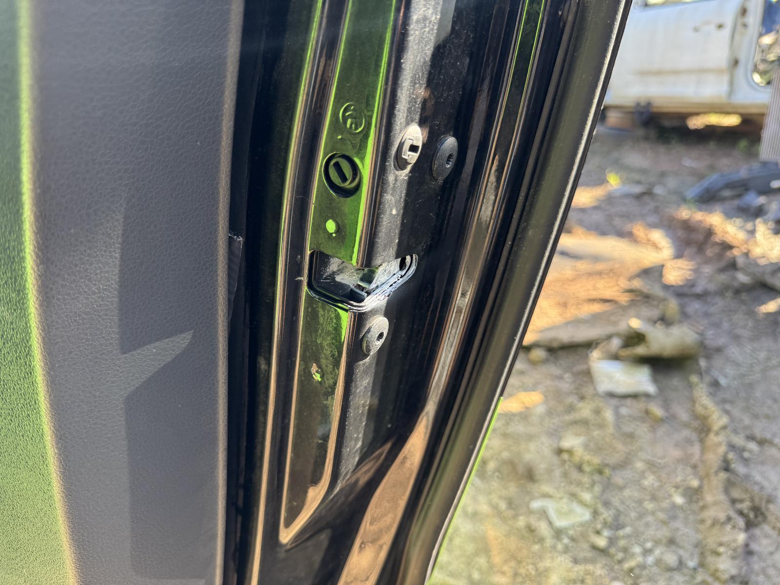 View Auto part Door/Boot/Gate Lock VOLKSWAGEN AMAROK 2011