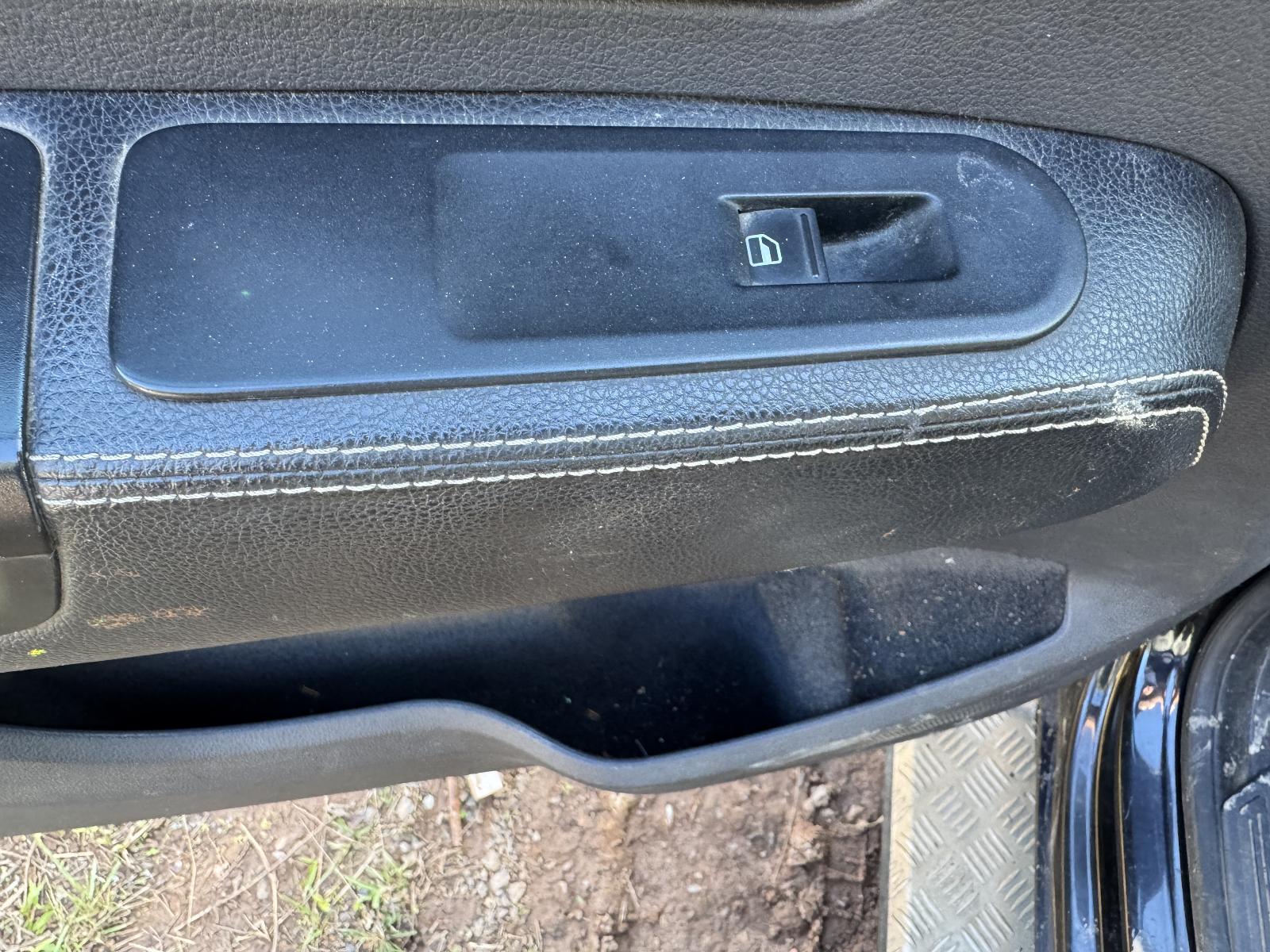 View Auto part Pwr Dr Wind Switch VOLKSWAGEN AMAROK 2011