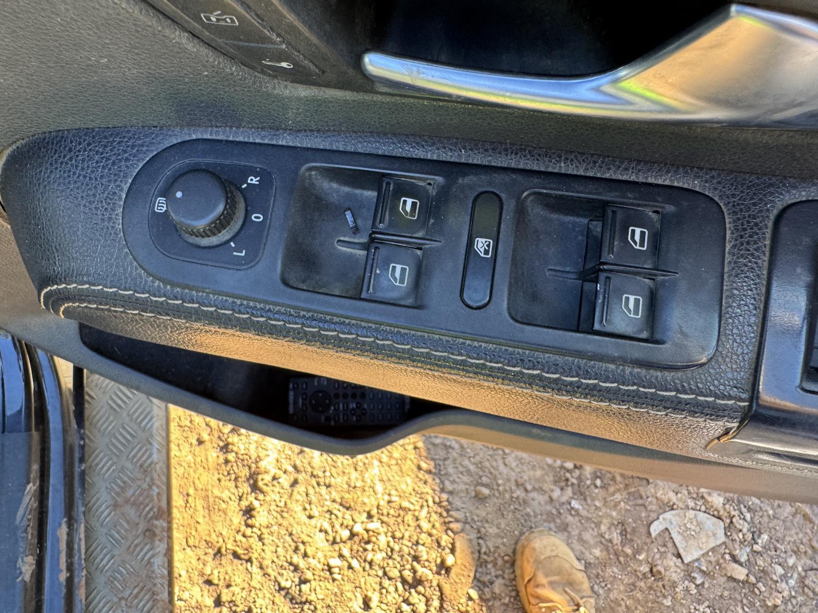 View Auto part Pwr Dr Wind Switch VOLKSWAGEN AMAROK 2011