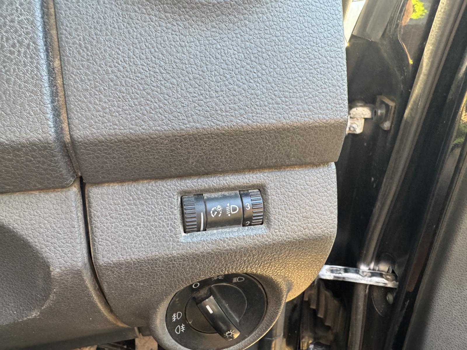 View Auto part Misc Switch/Relay VOLKSWAGEN AMAROK 2011