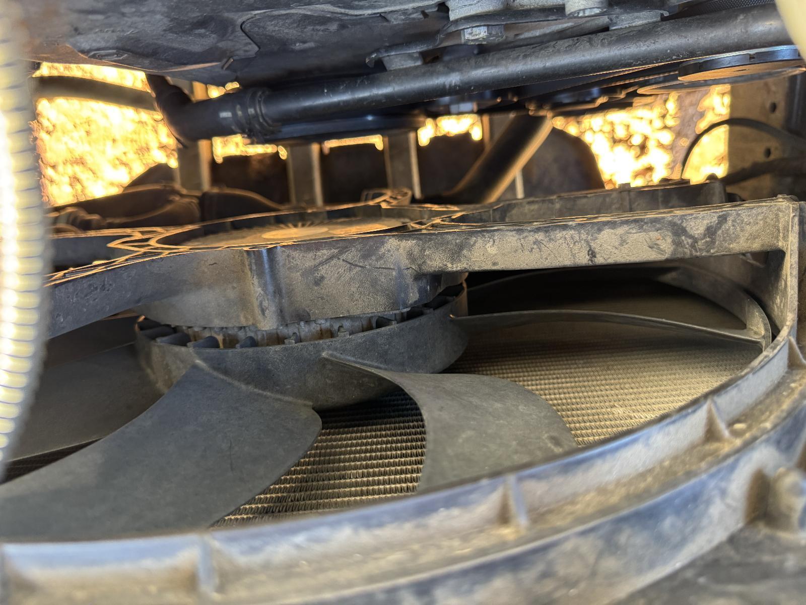 View Auto part Fan VOLKSWAGEN AMAROK 2011
