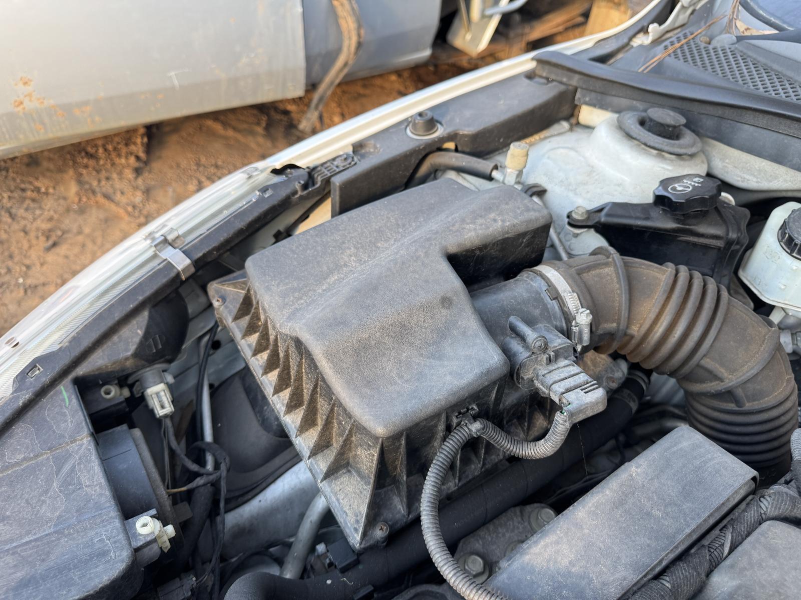 View Auto part Air Cleaner/Box HOLDEN CRUZE 2015