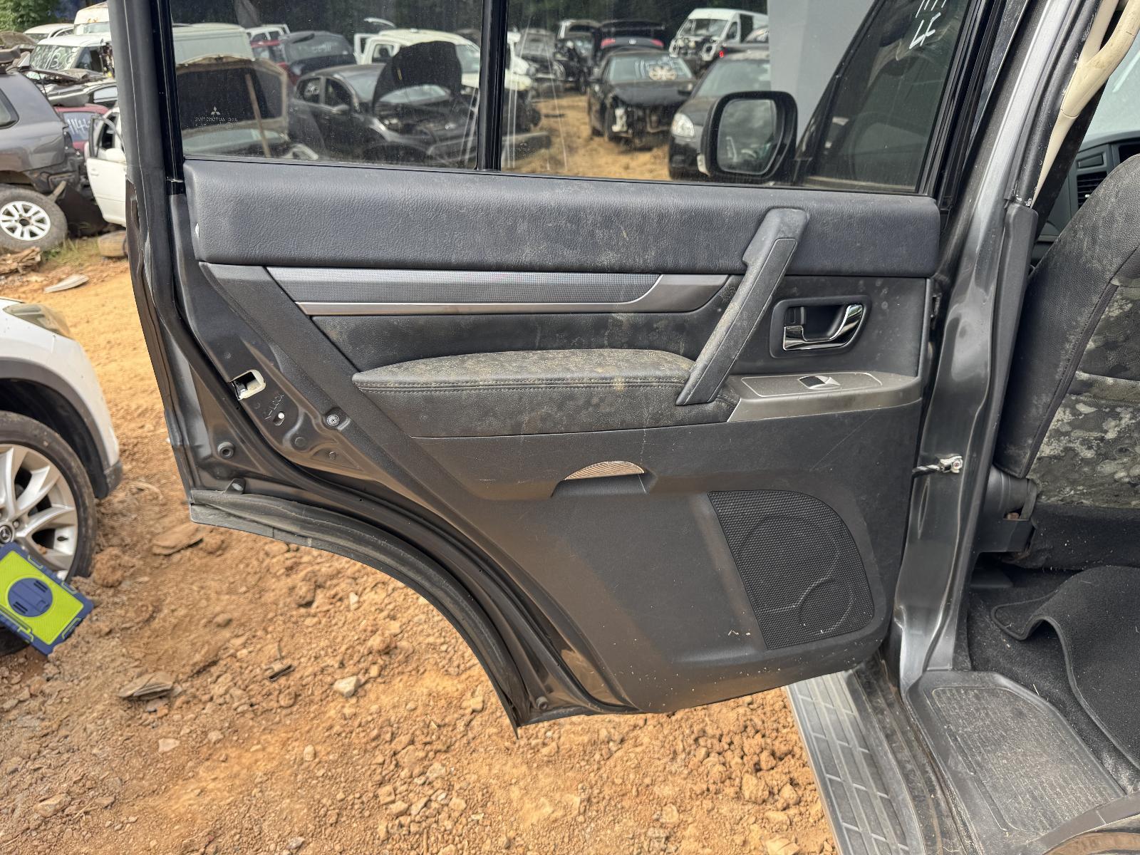 View Auto part Left Rear Wnd Reg/Motor MITSUBISHI PAJERO 2014