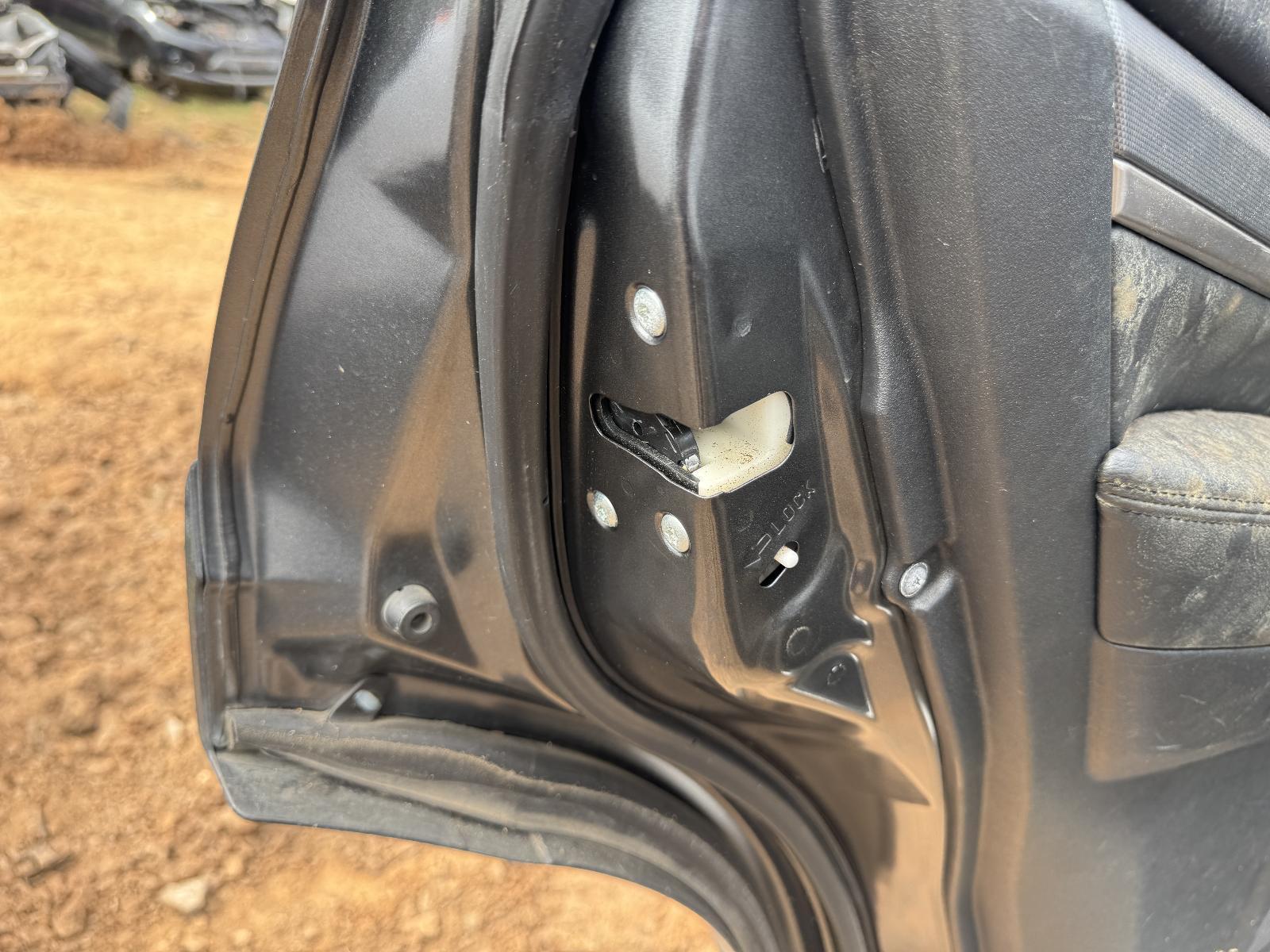 View Auto part Door/Boot/Gate Lock MITSUBISHI PAJERO 2014