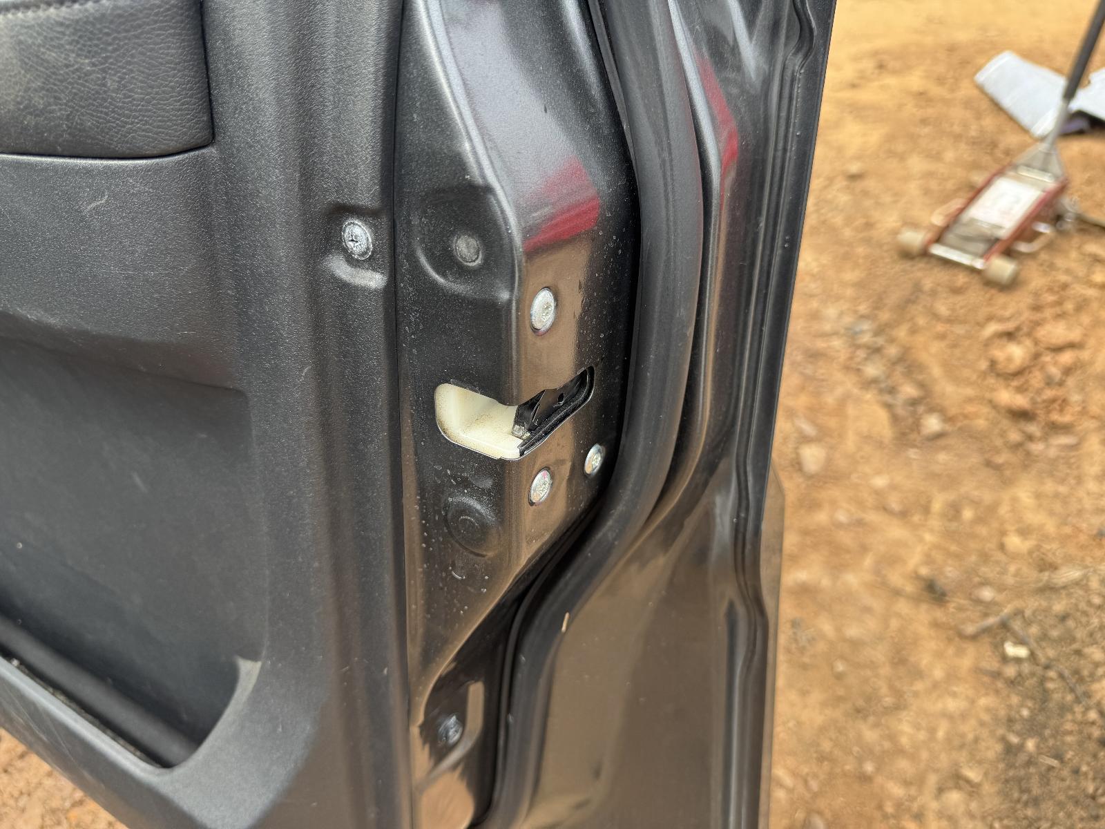 View Auto part Door/Boot/Gate Lock MITSUBISHI PAJERO 2014