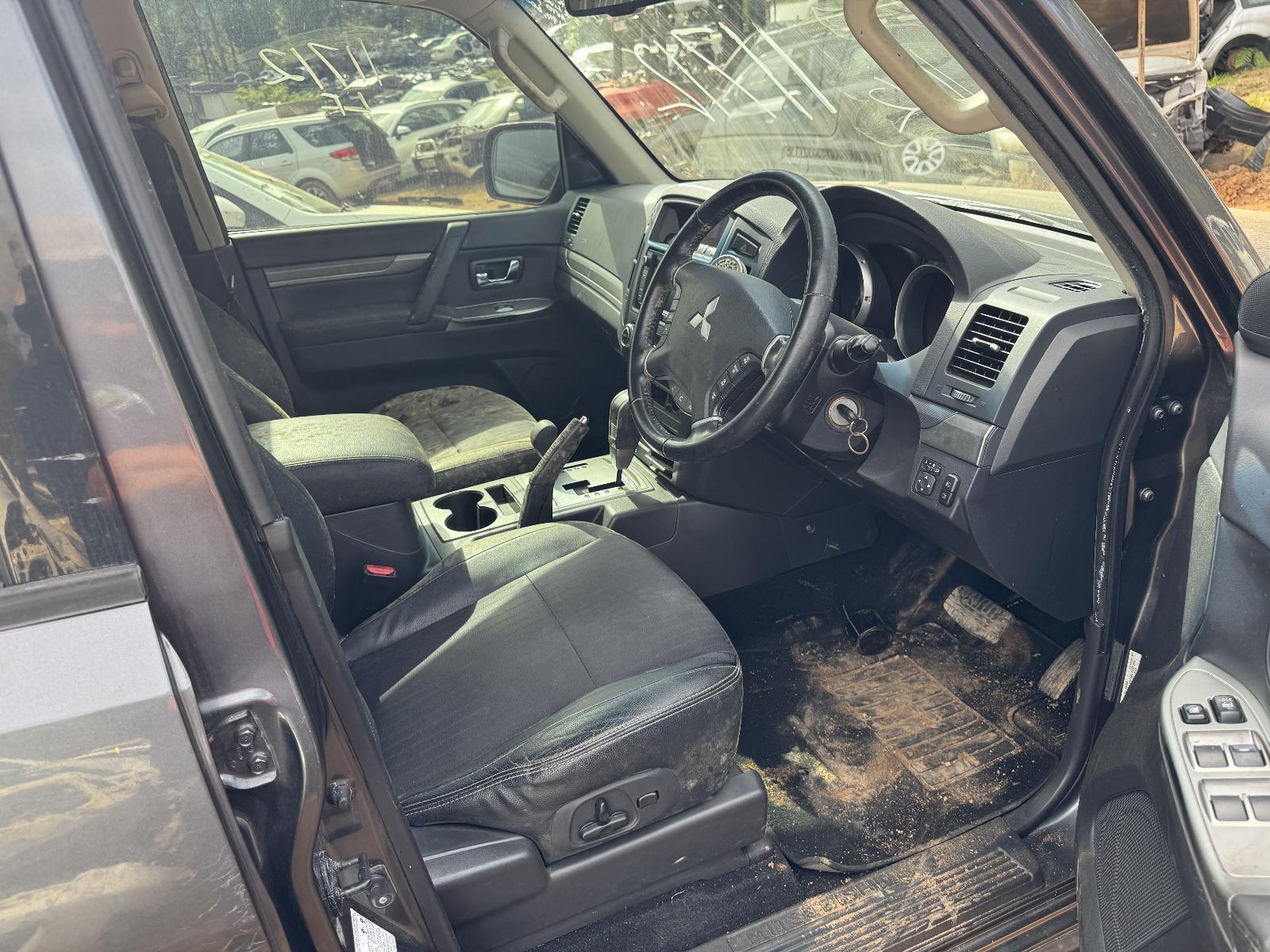 View Auto part SPEAKER MITSUBISHI PAJERO 2014