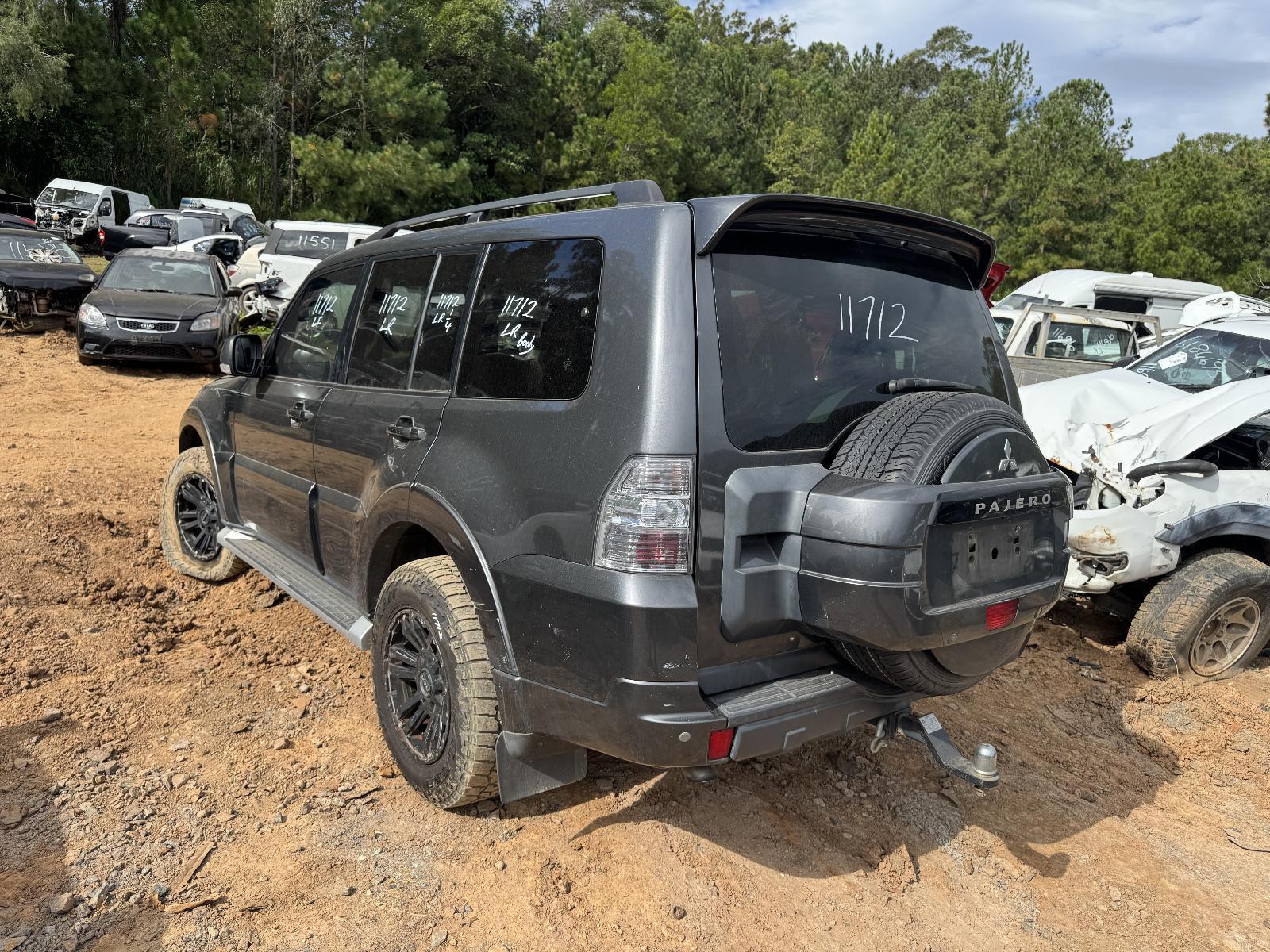 View Auto part Tail Pipe MITSUBISHI PAJERO 2014