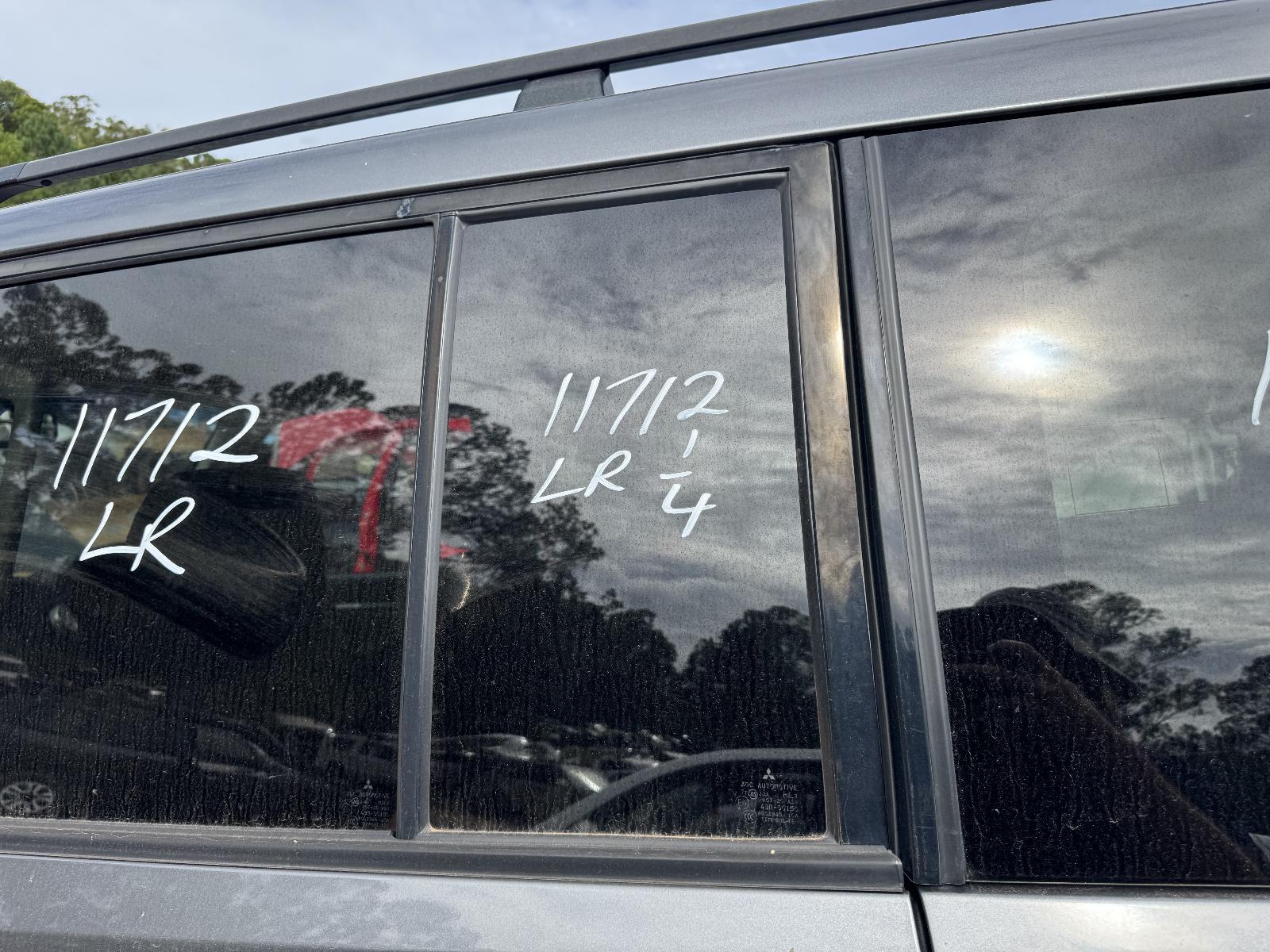 View Auto part Left Rear 1/4 Door Glass MITSUBISHI PAJERO 2014