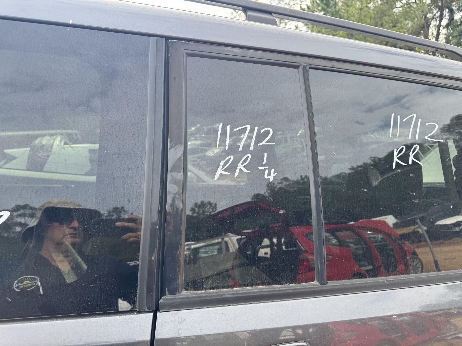 View Auto part Right Rear 1/4 Door Glass MITSUBISHI PAJERO 2014