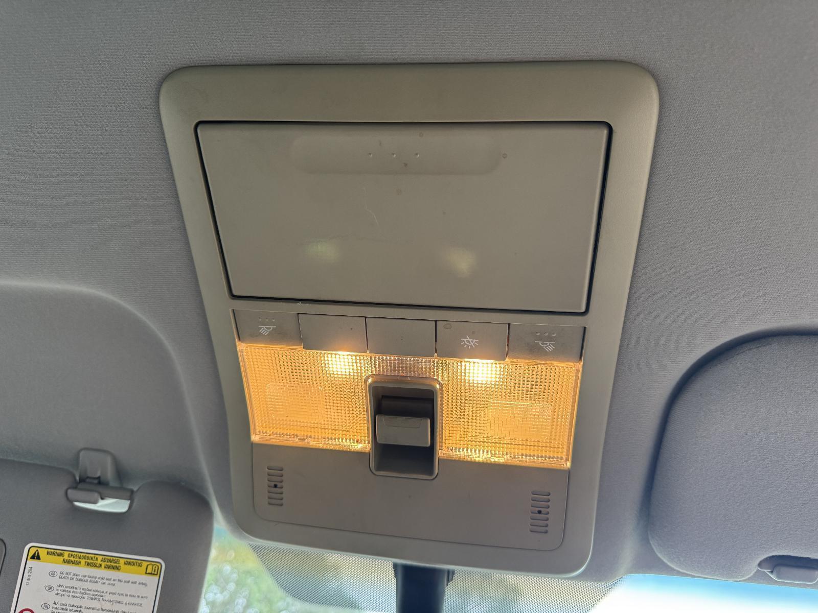 View Auto part Courtesy Light HOLDEN CAPTIVA 2012