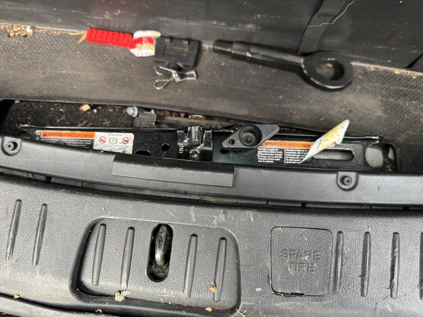 View Auto part Jack/Tool Kit HOLDEN CAPTIVA 2012
