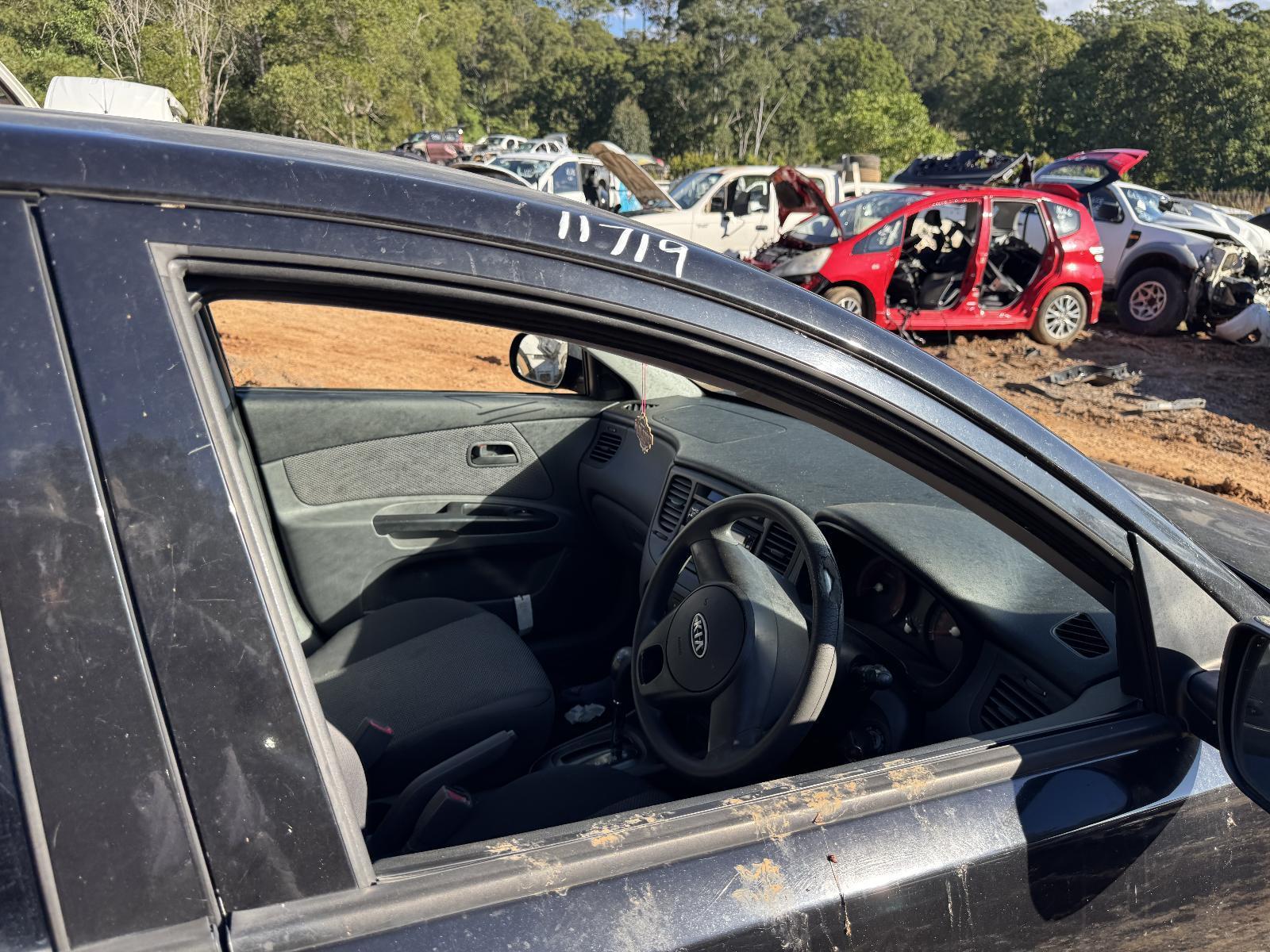 View Auto part Right Front Door Window KIA RIO 2010