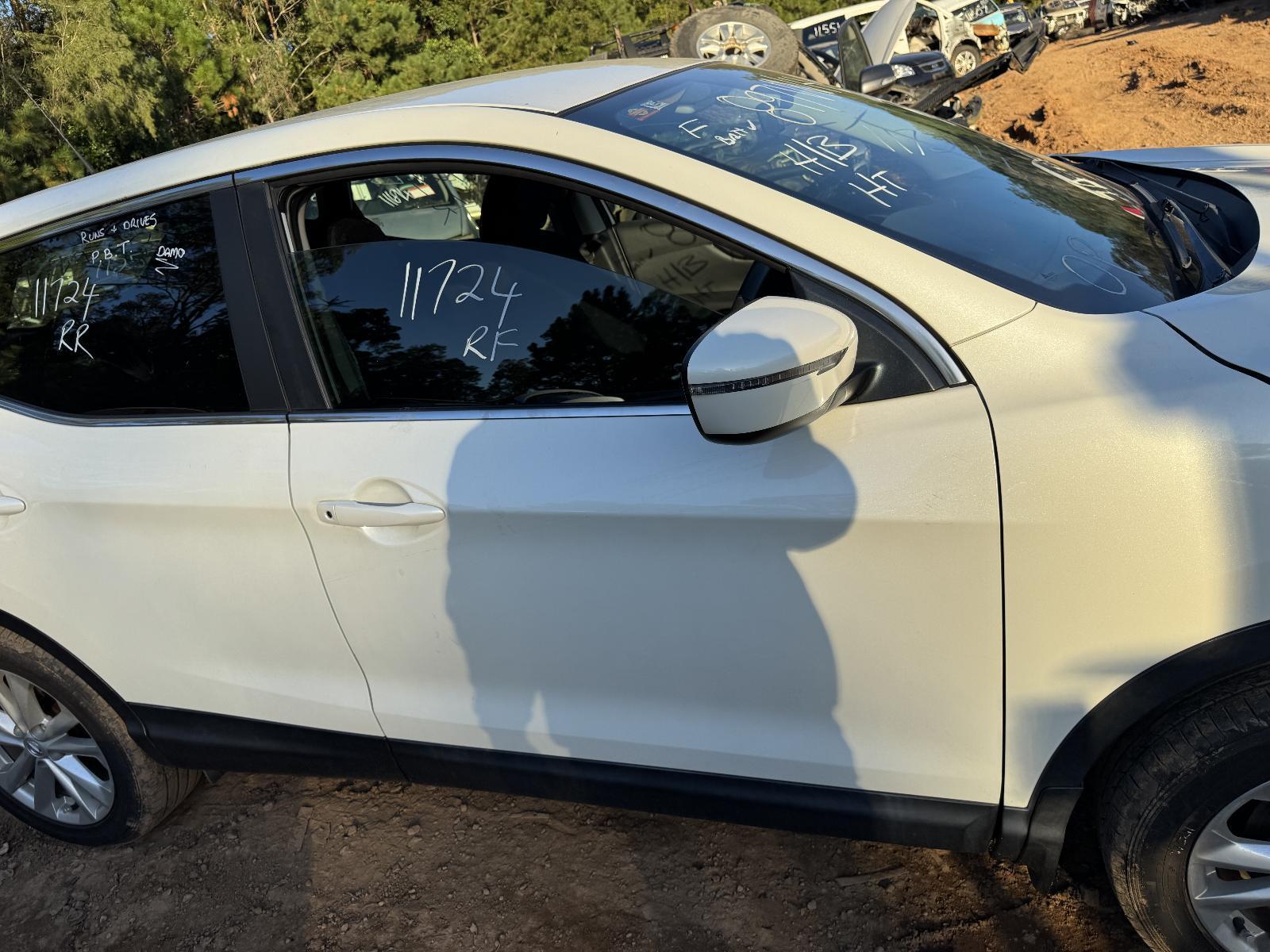 View Auto part Body/Door Mould NISSAN QASHQAI 2015