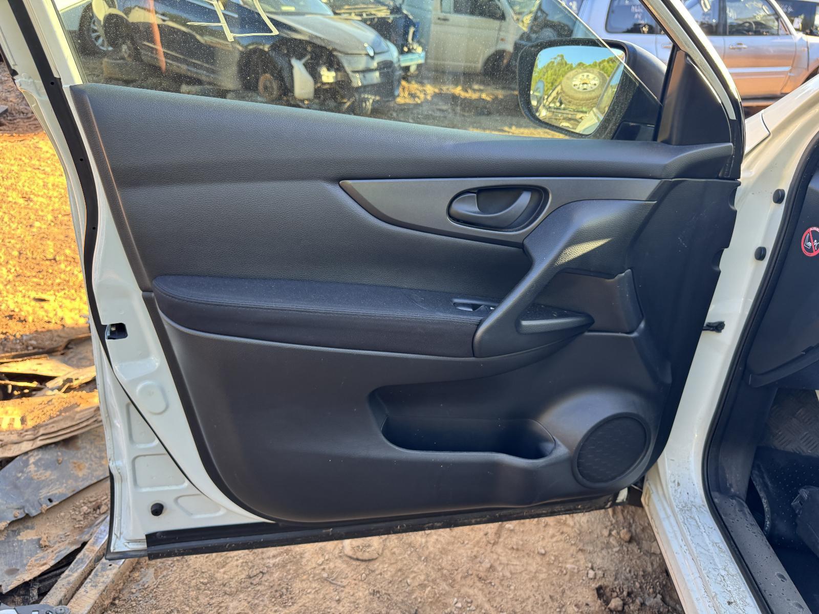 View Auto part Left Front Window Reg/Motor NISSAN QASHQAI 2015