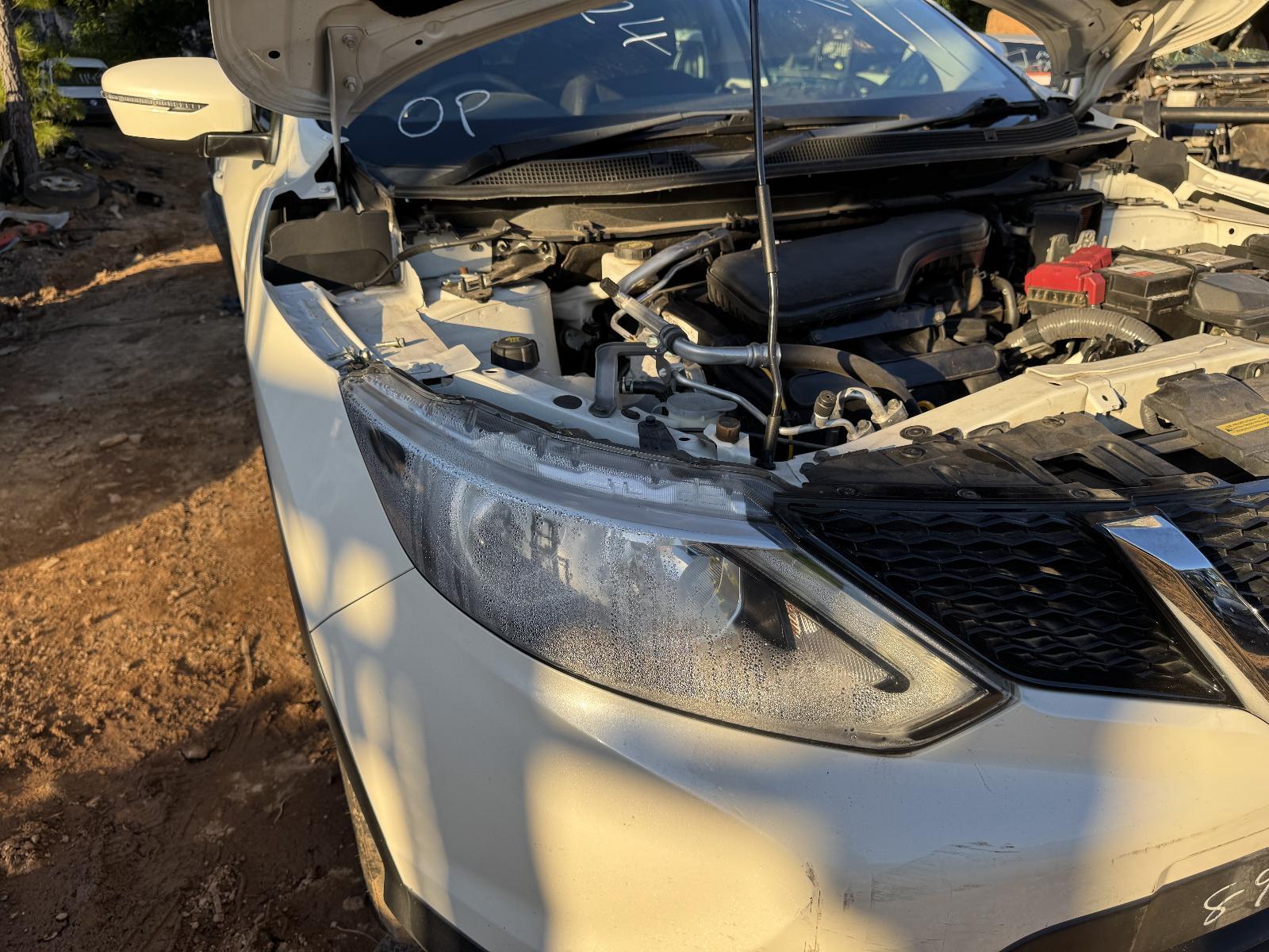 View Auto part Right Headlamp NISSAN QASHQAI 2015