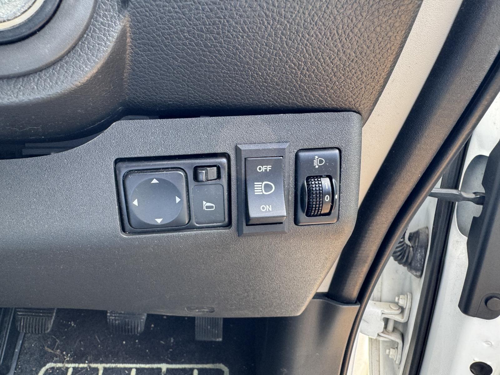 View Auto part Misc Switch/Relay NISSAN NAVARA 2010