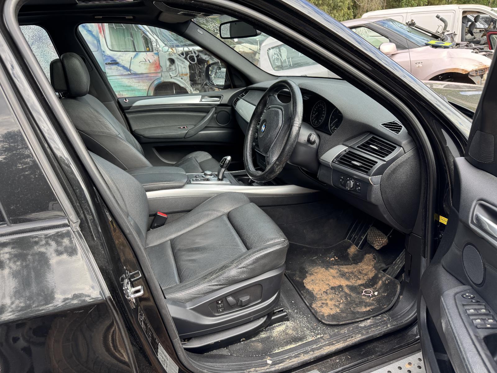 View Auto part Fuse Box BMW X5 2008