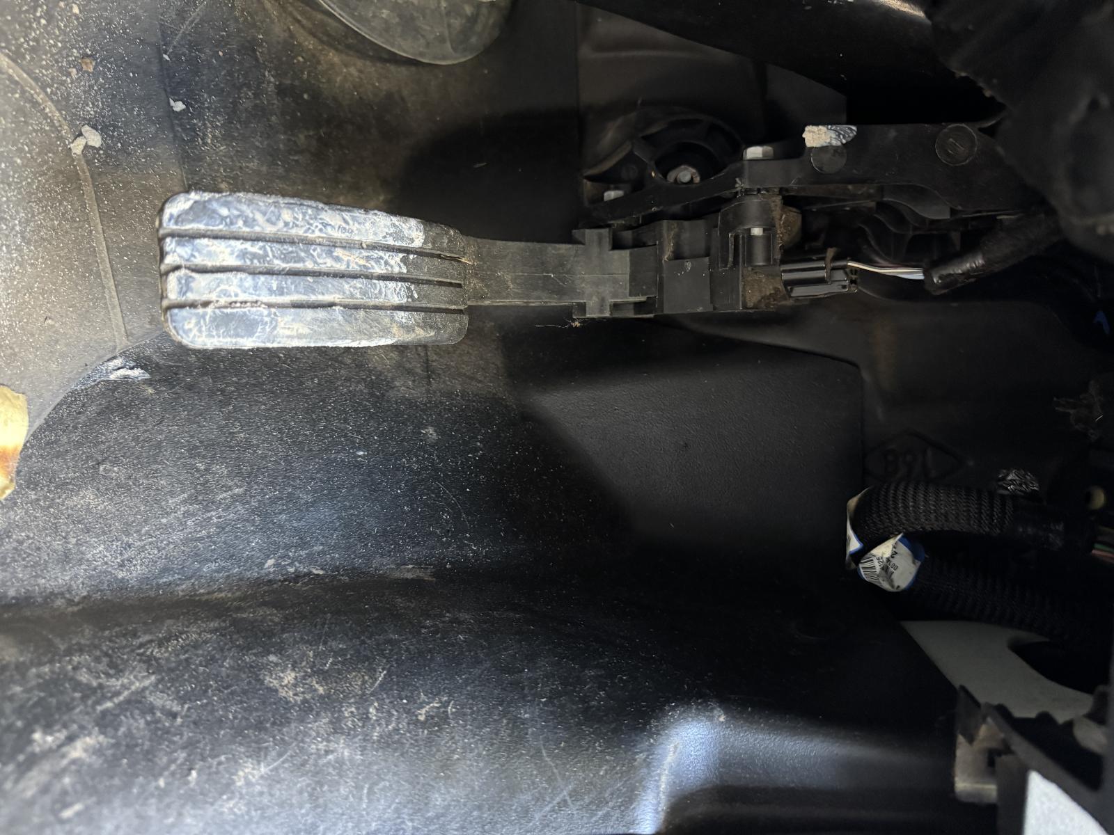 View Auto part Pedal Assembly RENAULT TRAFIC 2016