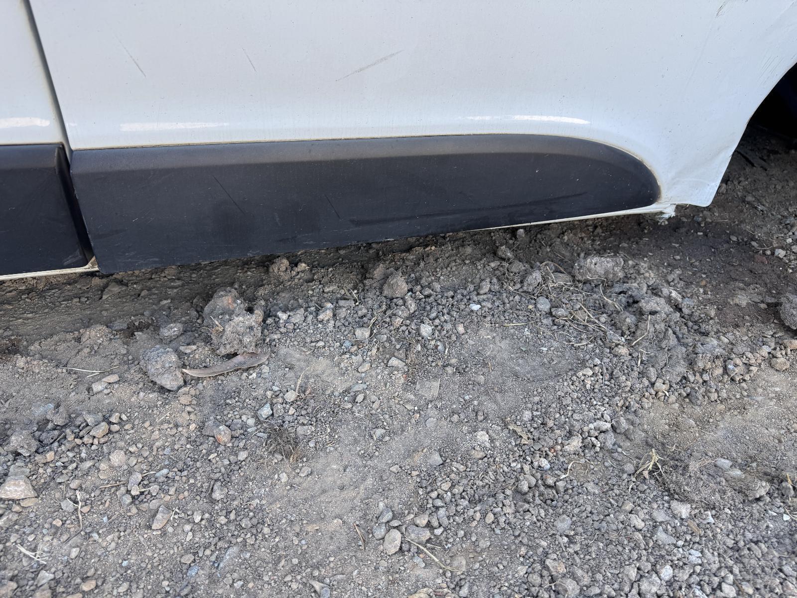 View Auto part Body/Door Mould RENAULT TRAFIC 2016